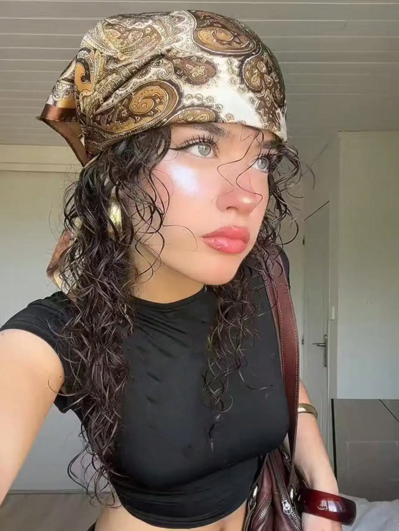 1pc Women's Vintage Paisley Pattern Lightweight Square Scarf, Summer Travel Vacation Headscarf For Dress
1pc Women's Vintage Paisley Pattern Lightweight Square Scarf, Summer Travel Vacation Headscarf For Dress