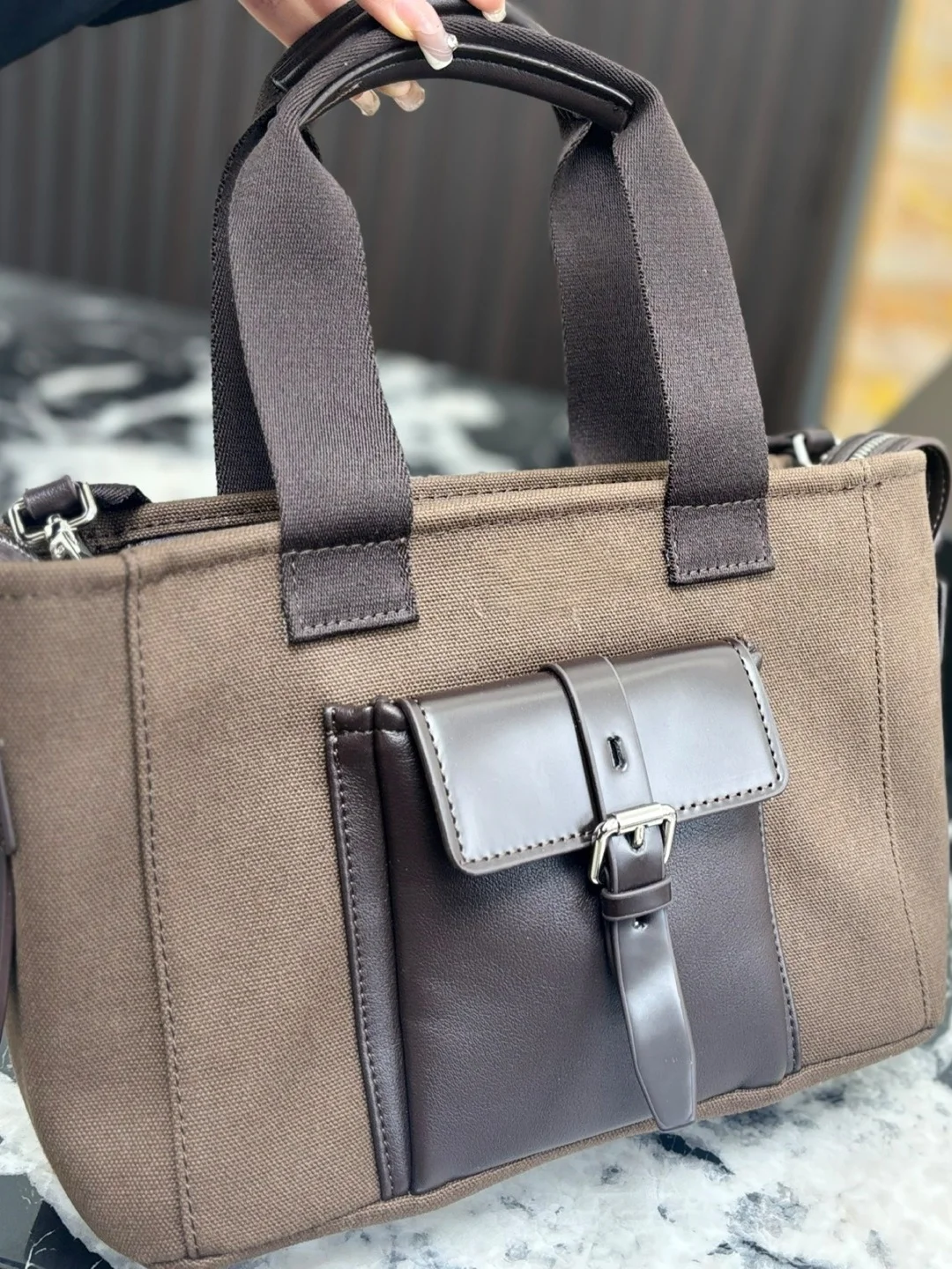 Unisex Canvas & Faux Leather Tote Crossbody Bag, Multi-Pocket Daily Commute Shoulder Handbag Size:30*20cm
Unisex Canvas & Faux Leather Tote Crossbody Bag, Multi-Pocket Daily Commute Shoulder Handbag Size:30*20cm