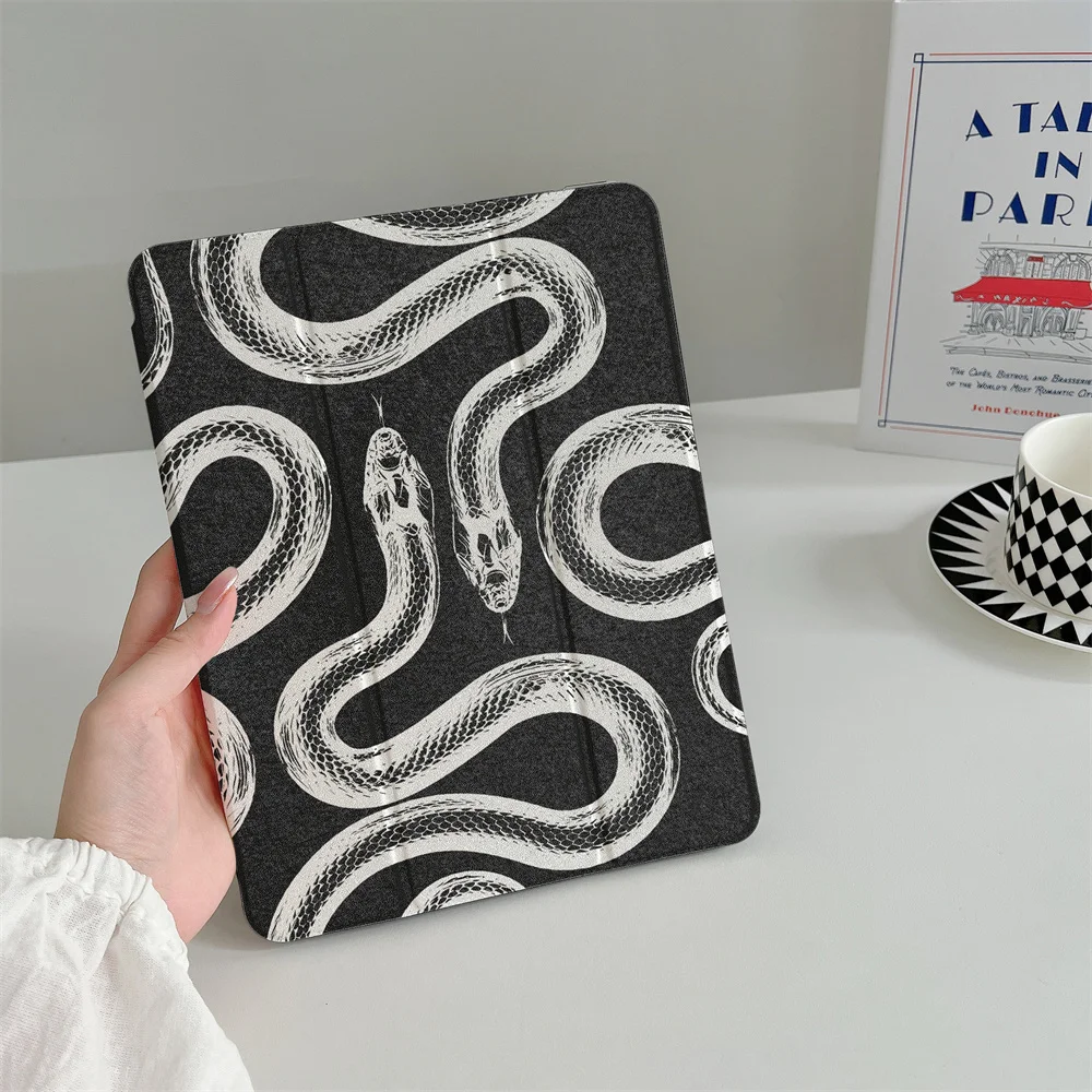 The luxurious creative Black Mamba Snake iPad set is suitable for iPad A16 2024 11 inch 2025 Air 5/4 10.9-inch iPad 10, 9.7-inch
The luxurious creative Black Mamba Snake iPad set is suitable for iPad A16 2024 11 inch 2025 Air 5/4 10.9-inch iPad 10, 9.7-inch