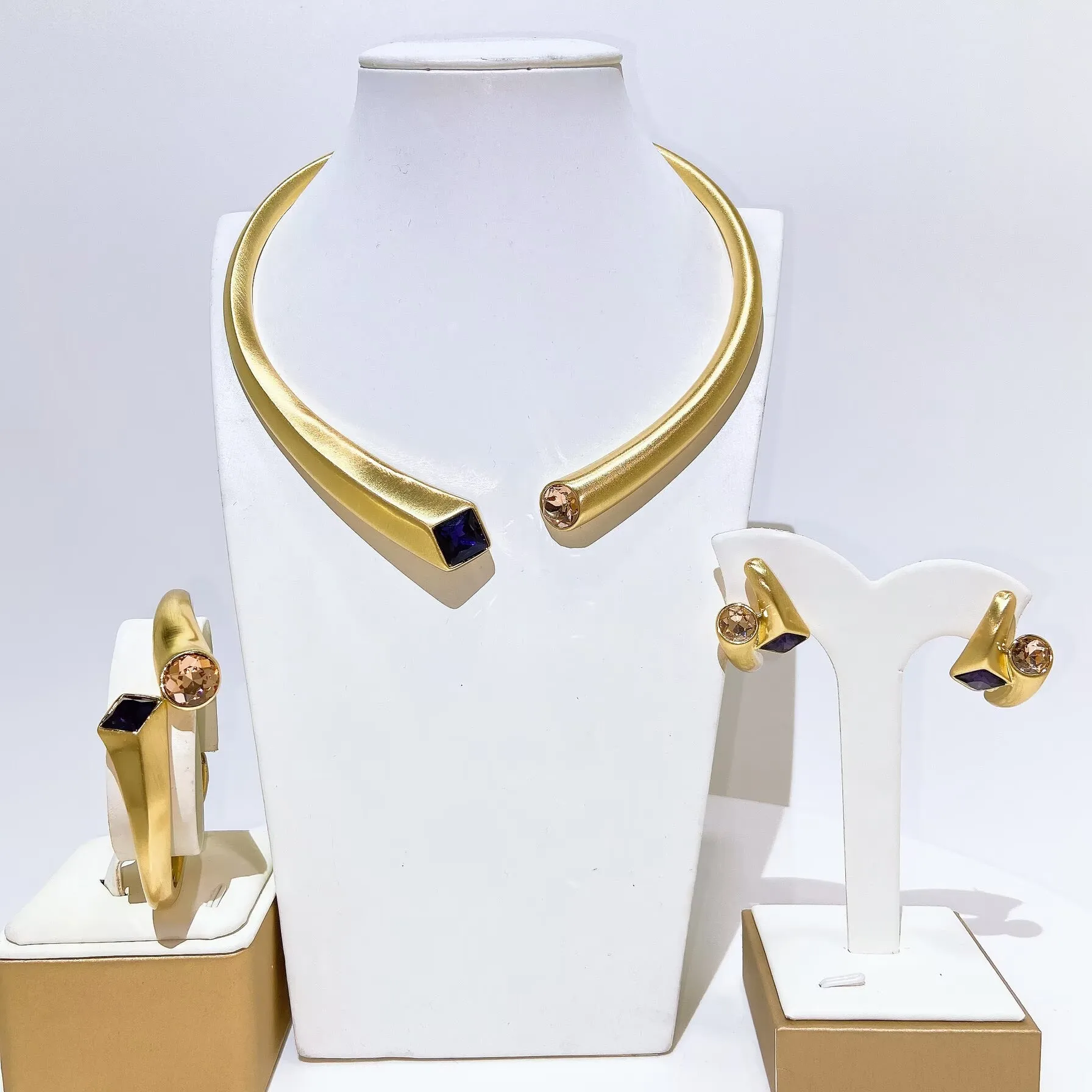 Yulaili Gold Plated Matte Two Tone Stone Geometric Choker Jewelry Set 4PCS Dubai African Bridal Wedding Necklace Earrings Bracel
Yulaili Gold Plated Matte Two Tone Stone Geometric Choker Jewelry Set 4PCS Dubai African Bridal Wedding Necklace Earrings Bracel