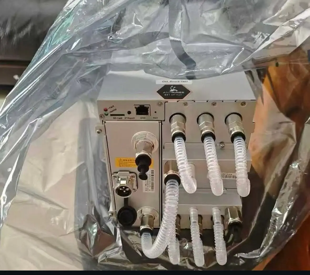 Новейший майнер BTC с гидроохлаждением Bitmain Antminer S21e XP Hyd 430T 5590 Вт Bitcoin Asic Miner с водяным охлаждением BTC Mining Machine
Новейший майнер BTC с гидроохлаждением Bitmain Antminer S21e XP Hyd 430T 5590 Вт Bitcoin Asic Miner с водяным охлаждением BTC Mining Machine