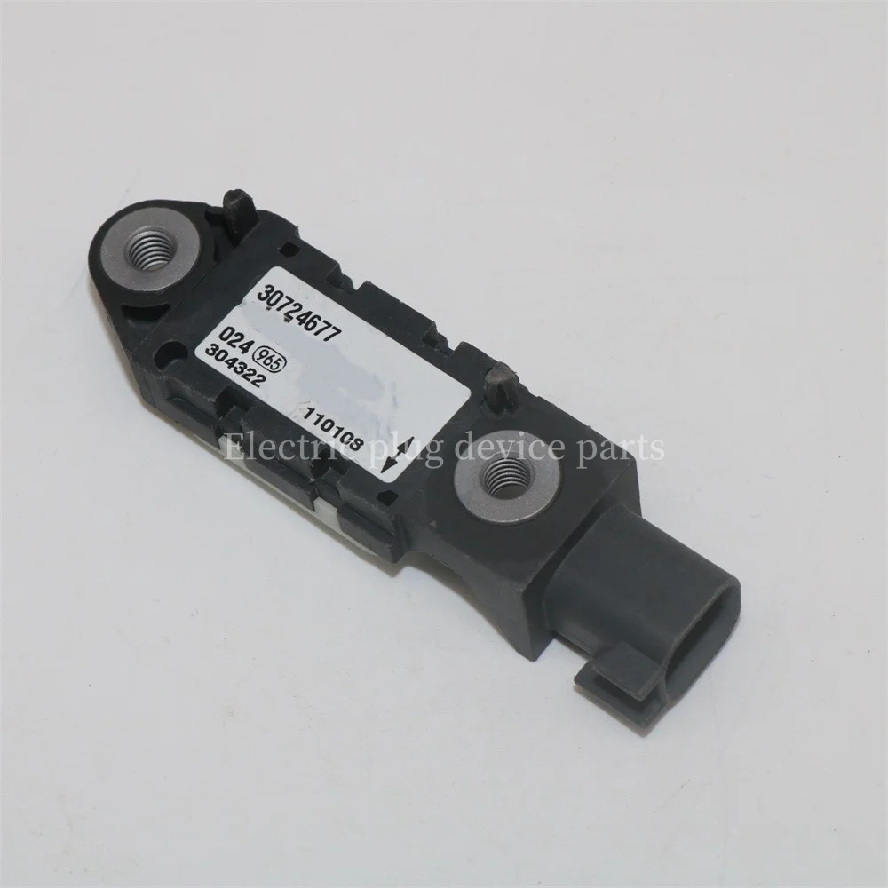 30724677 304322 Front Crash Impact Sensor for Volvo S60 V70 S80 XC90 2.5L 3.2L 4.4L 2004-2007
30724677 304322 Front Crash Impact Sensor for Volvo S60 V70 S80 XC90 2.5L 3.2L 4.4L 2004-2007