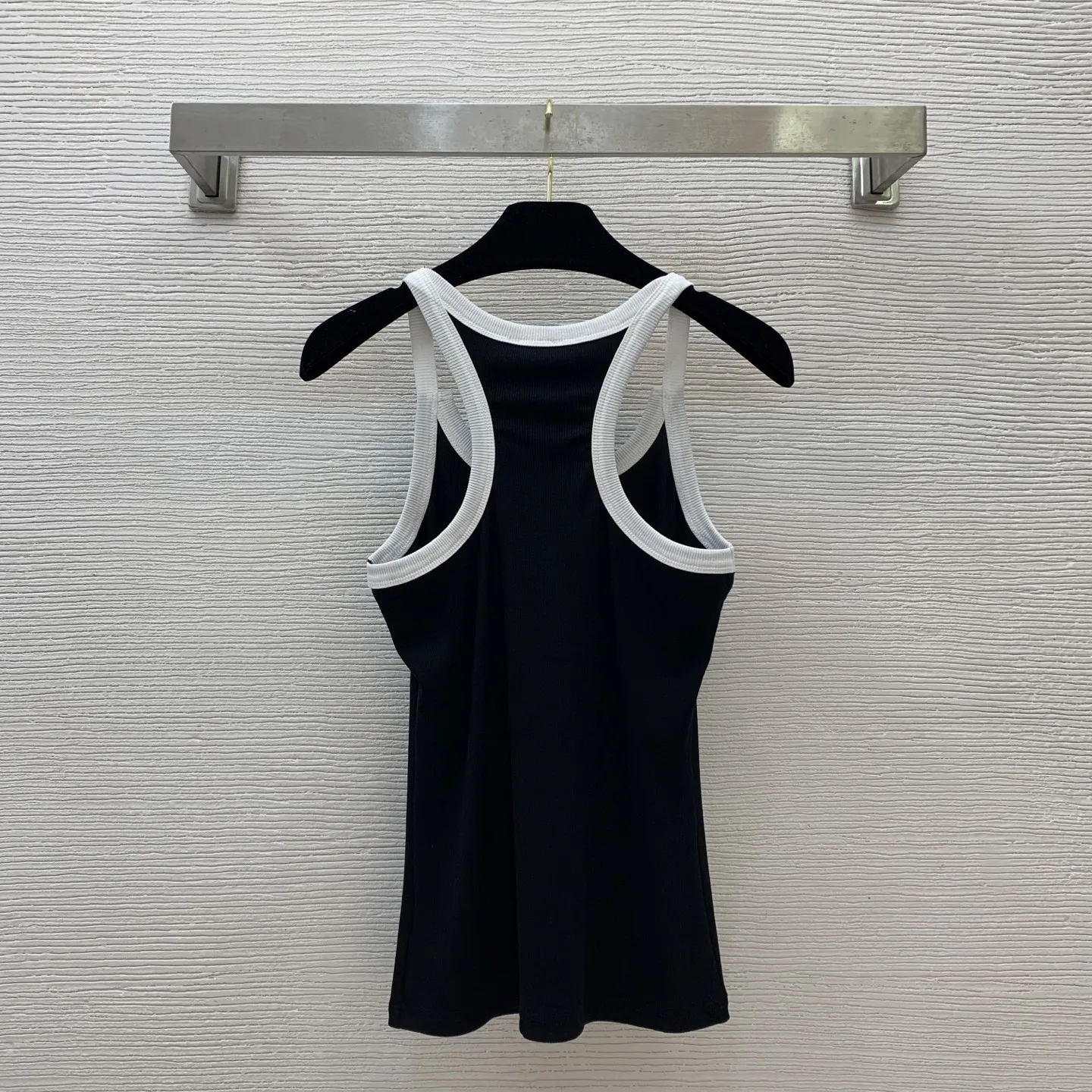 2025 New Silicone Alphabet Black White Clash Threaded Cotton Stretch Slimming Camisole Tank Top 254
2025 New Silicone Alphabet Black White Clash Threaded Cotton Stretch Slimming Camisole Tank Top 254
