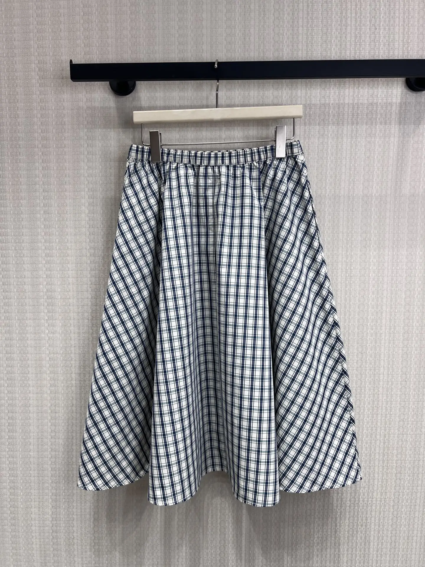 2026 Summer Women's Plaid Elastic Waist Skirt Loose Fit A-Line Flare Midi Skirt ZX8862
2026 Summer Women's Plaid Elastic Waist Skirt Loose Fit A-Line Flare Midi Skirt ZX8862