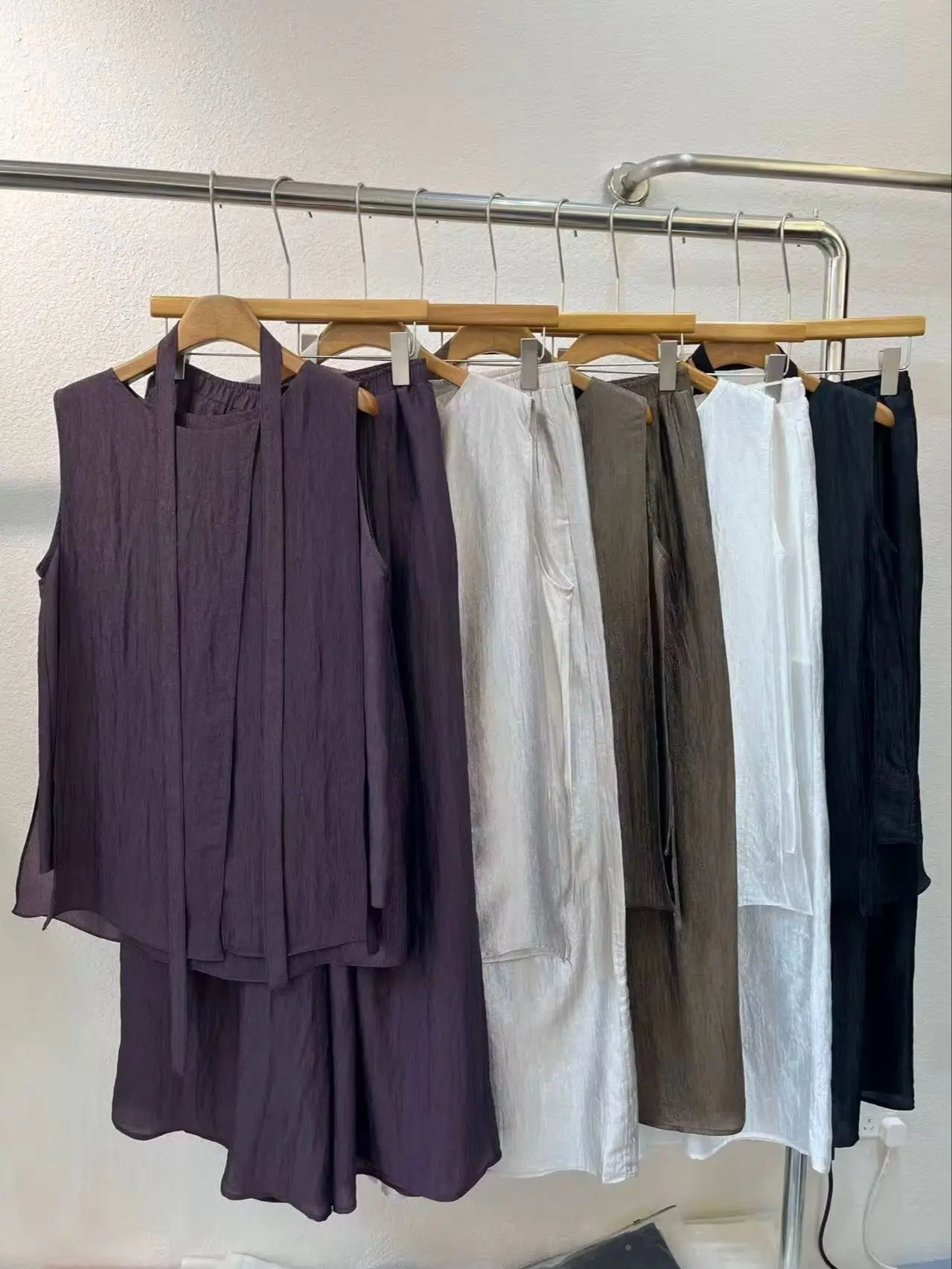 Luxurious sleeveless summer comfortable trouser suit
Luxurious sleeveless summer comfortable trouser suit