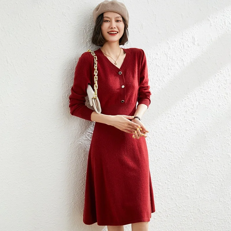 Autumn and winter new cashmere knitted dresses women's V-neck long-sleeved button waist over-knee long Dress
Autumn and winter new cashmere knitted dresses women's V-neck long-sleeved button waist over-knee long Dress