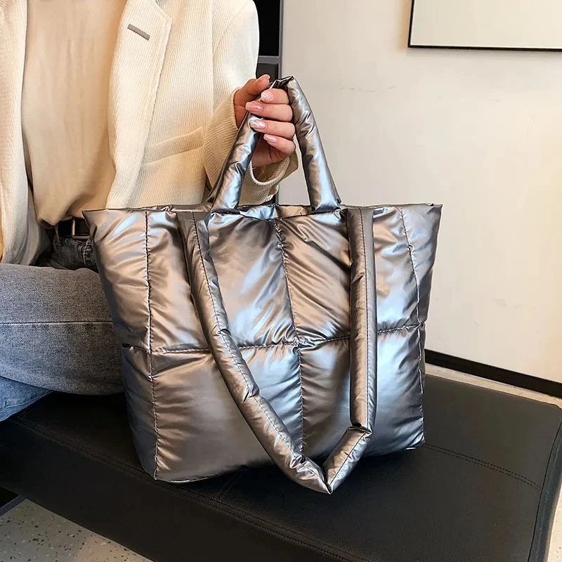 Fashionable Leather Shiny Personalized Large-Capacity Women’s Shoulder Bag Autumn and Winter down Jacket Handbag
Fashionable Leather Shiny Personalized Large-Capacity Women’s Shoulder Bag Autumn and Winter down Jacket Handbag