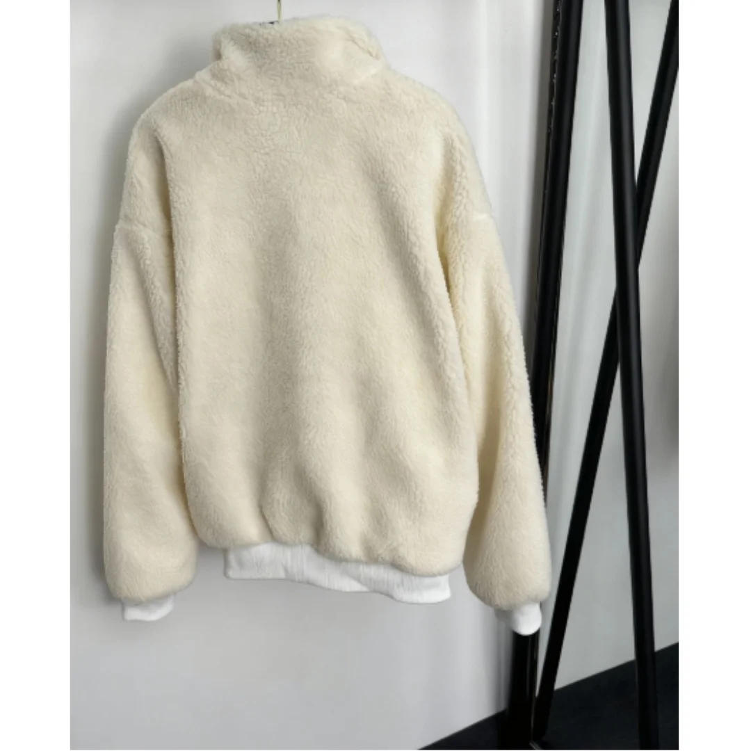 Женское зимнее пальто 2025, новое пальто с принтом на подкладке и воротником-стойкой, с длинными рукавами и молнией из овечьей шерсти
Женское зимнее пальто 2025, новое пальто с принтом на подкладке и воротником-стойкой, с длинными рукавами и молнией из овечьей шерсти