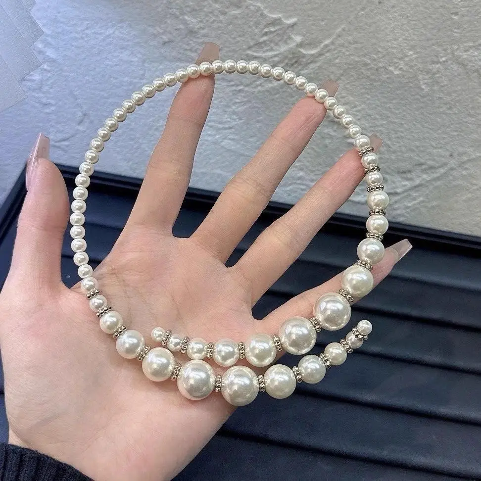 LuxePearl Elegance Necklace – Classic Imitation Pearl Choker with Crystal Accents
LuxePearl Elegance Necklace – Classic Imitation Pearl Choker with Crystal Accents
