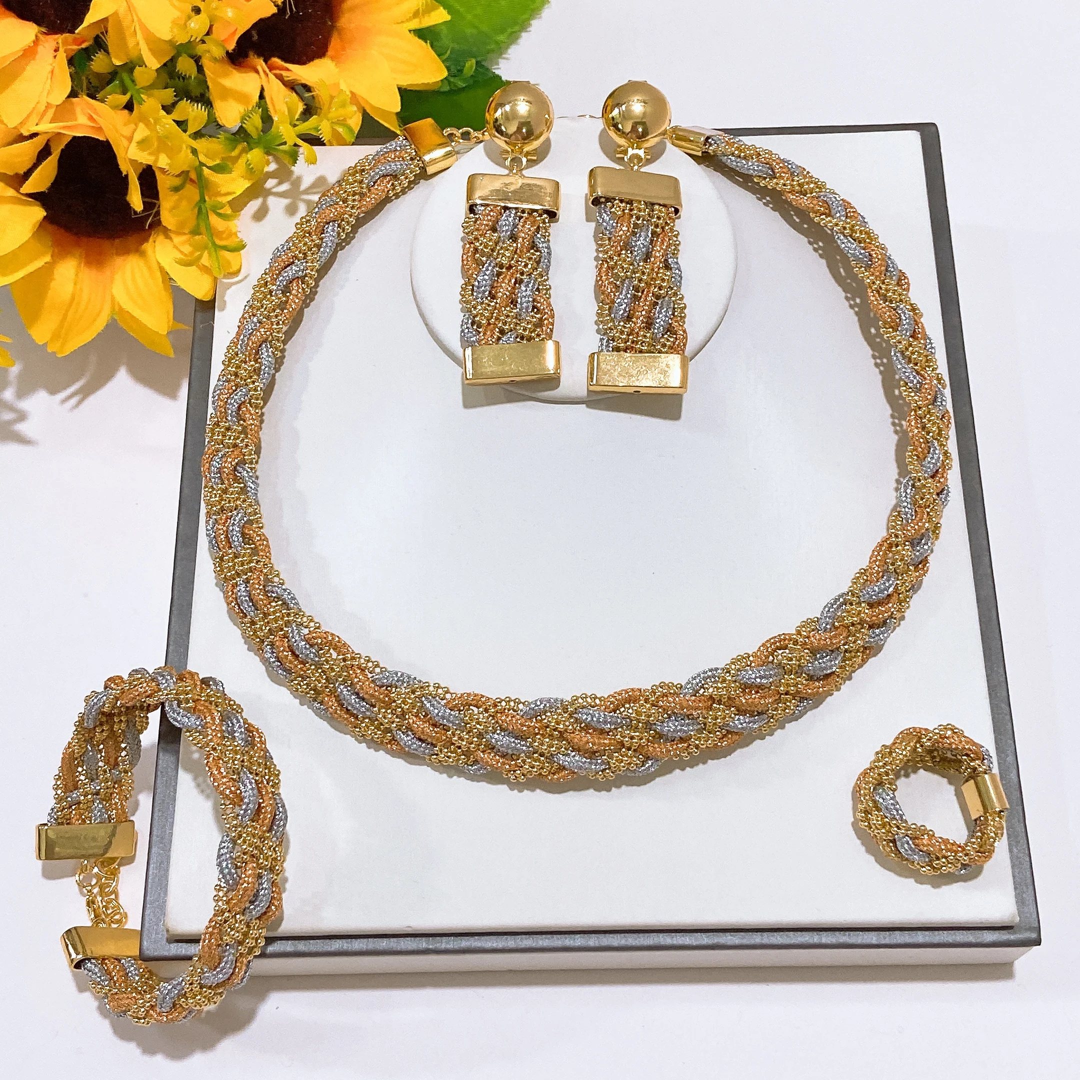 Yulaili Tri-Color Braided Twisted Rope Choker Jewelry Set Gold Plated Brass Nigerian Dubai Wedding Party Accessories HS26022
Yulaili Tri-Color Braided Twisted Rope Choker Jewelry Set Gold Plated Brass Nigerian Dubai Wedding Party Accessories HS26022