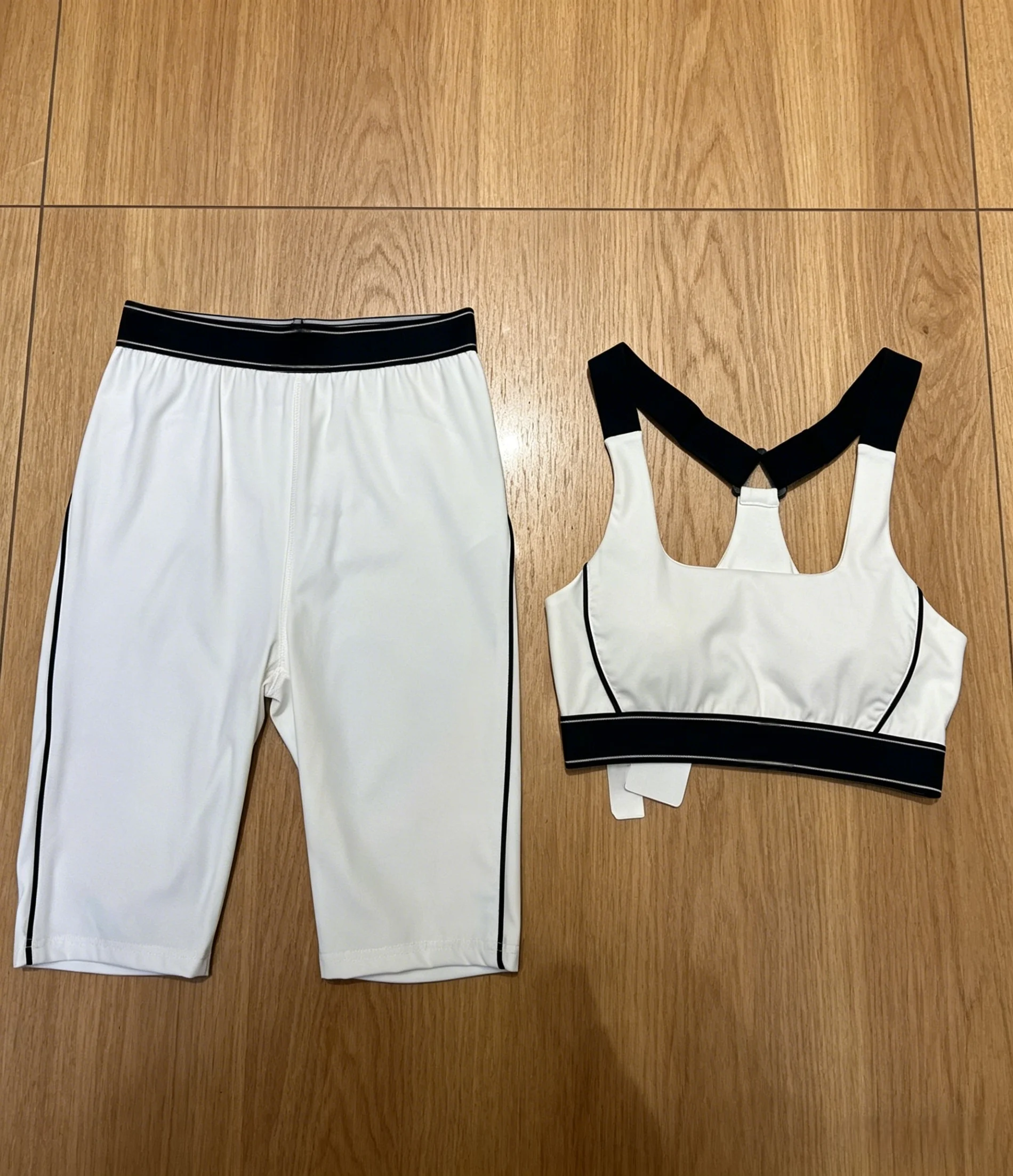 2026 New Women's Short Yoga Set Size M L Comfortable and Slim-Fit Code39
2026 New Women's Short Yoga Set Size M L Comfortable and Slim-Fit Code39