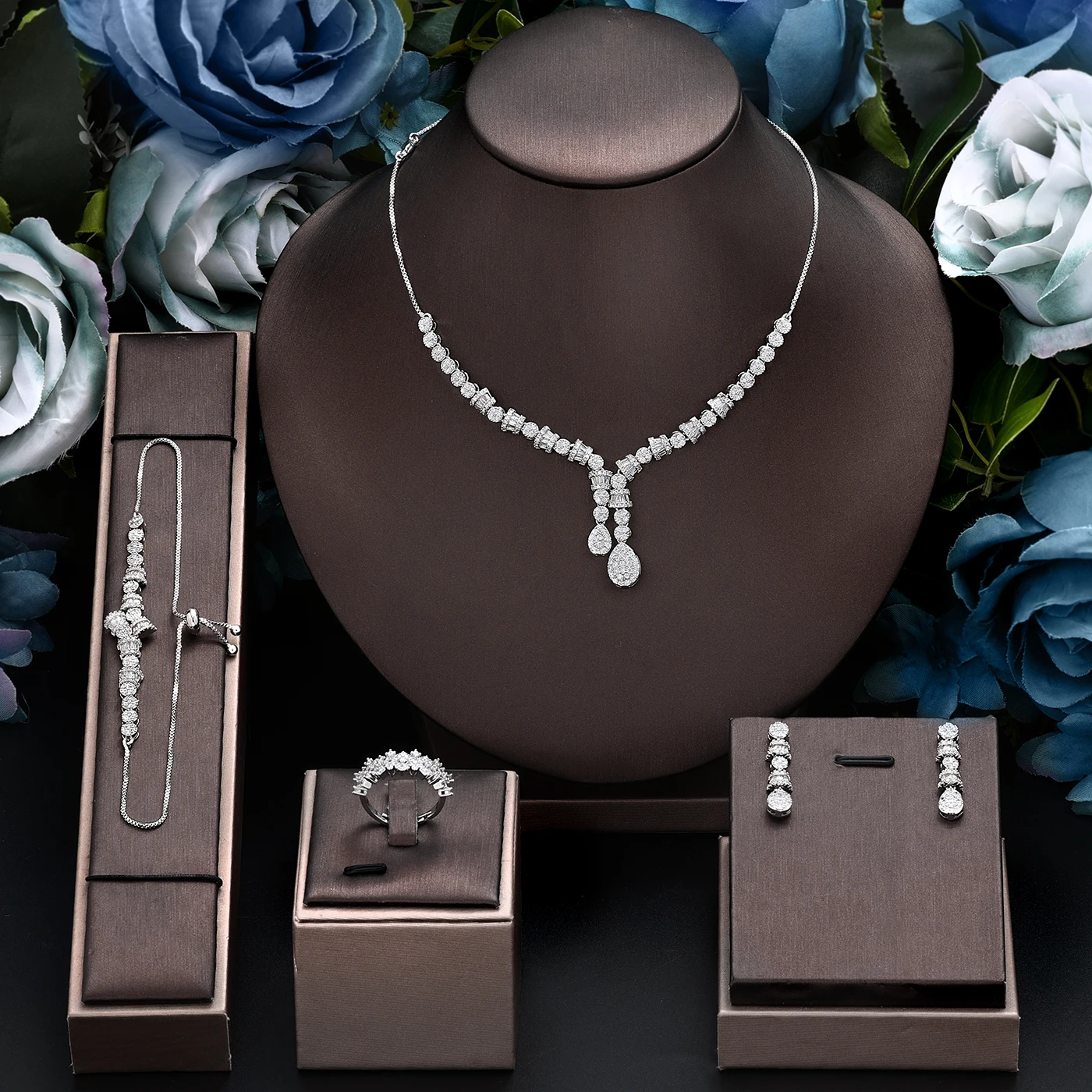 Famous Brand 4 Piece Bridal Zirconia Complete Jewelry Set for Women Party, Banquet Cubic Zirconia Crystal Wedding Jewelry Set
Famous Brand 4 Piece Bridal Zirconia Complete Jewelry Set for Women Party, Banquet Cubic Zirconia Crystal Wedding Jewelry Set