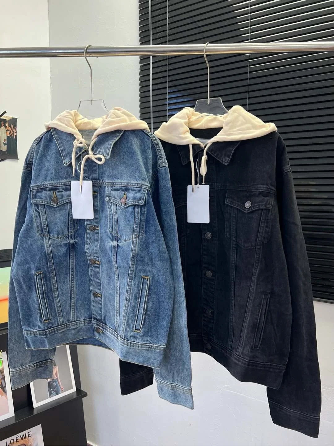 2025 Custom Heavyweight Denim Jacket Streetwear Oversized Hooded Coat with Vintage Wash & Custom Hardware Urban Fashion
2025 Custom Heavyweight Denim Jacket Streetwear Oversized Hooded Coat with Vintage Wash & Custom Hardware Urban Fashion