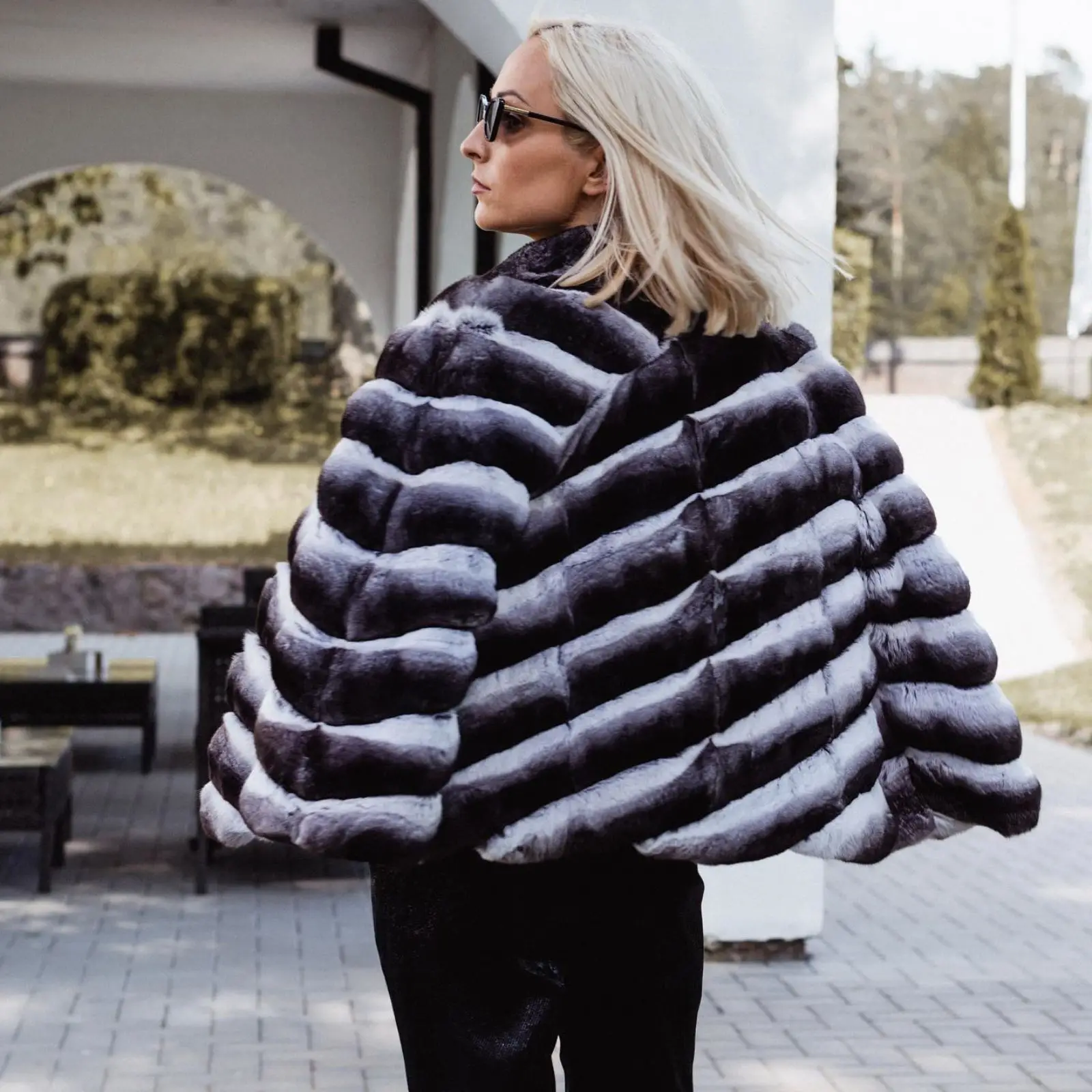 Winter Fashion Real Rex Rabbit Fur Jacket Stand Collar Natural Women Chinchilla Color Rex Rabbit Fur Coat Thick Fur Overcoats
Winter Fashion Real Rex Rabbit Fur Jacket Stand Collar Natural Women Chinchilla Color Rex Rabbit Fur Coat Thick Fur Overcoats