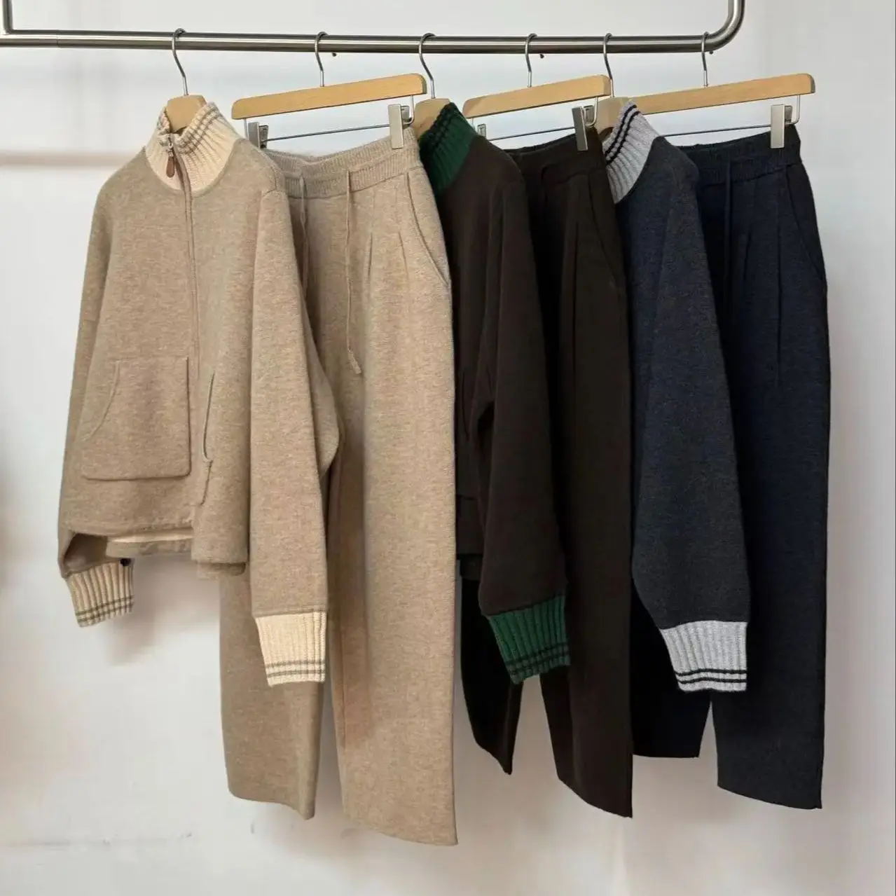 Autumn and winter pure cashmere double-sided color-block pants set
Autumn and winter pure cashmere double-sided color-block pants set