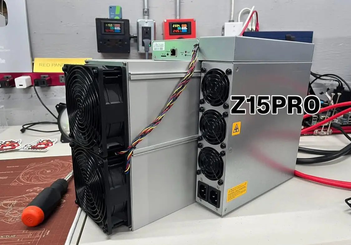 Hot Selling Miner Winner Bitmain Antminer Z15 Pro 840K 840Kh/S Z15 420k Equihash Algorithm Mining Machine ZEC Miner
Hot Selling Miner Winner Bitmain Antminer Z15 Pro 840K 840Kh/S Z15 420k Equihash Algorithm Mining Machine ZEC Miner