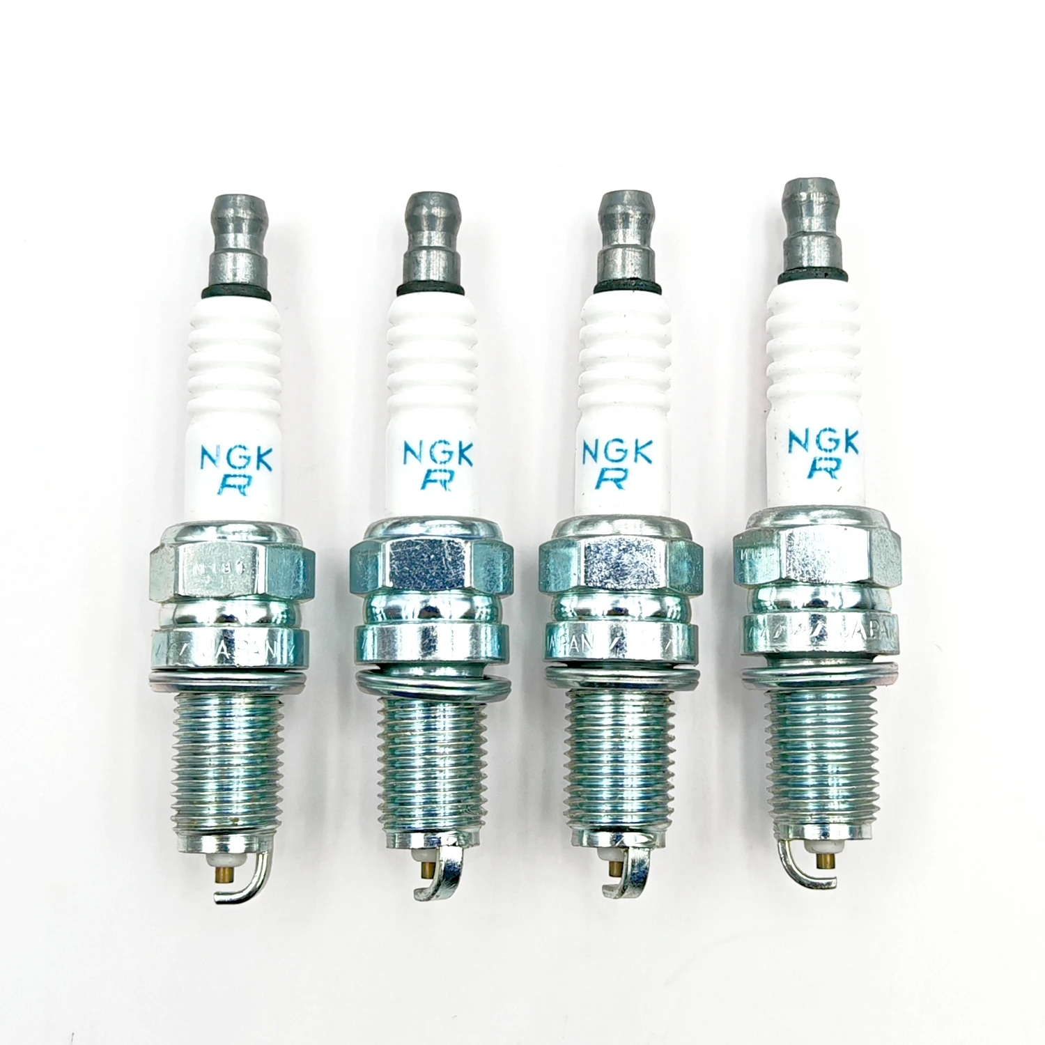4PCS DCPR8E Spark Plug for Stels Guepard 650 800 850 Rosomaha Viking Dominator 800 Hisun LU033371 370702-DCPR8E 0120382 PM
4PCS DCPR8E Spark Plug for Stels Guepard 650 800 850 Rosomaha Viking Dominator 800 Hisun LU033371 370702-DCPR8E 0120382 PM