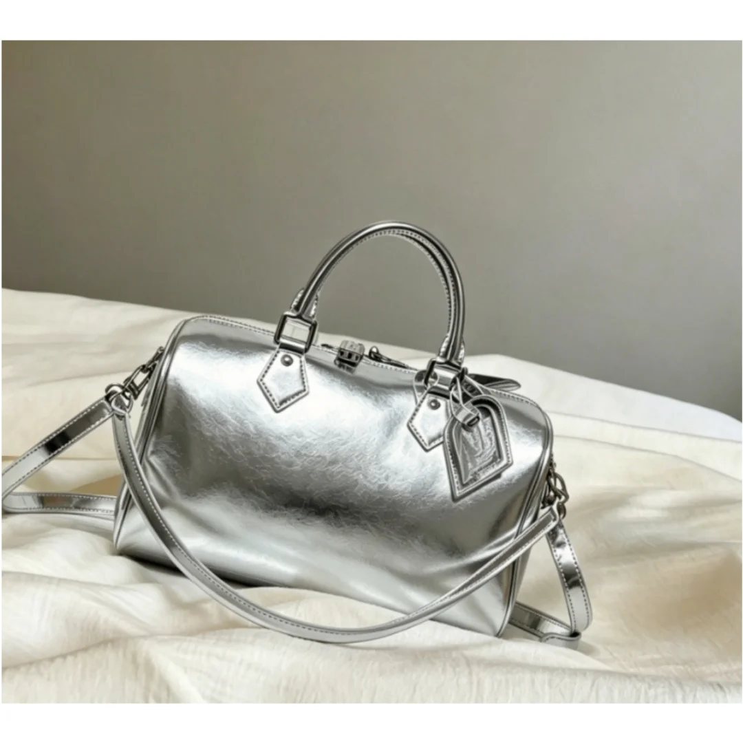 New Women's Size 30X21X17CM Fashion Letter Print Large Capacity Handbag Cross-body Bag No Box
New Women's Size 30X21X17CM Fashion Letter Print Large Capacity Handbag Cross-body Bag No Box