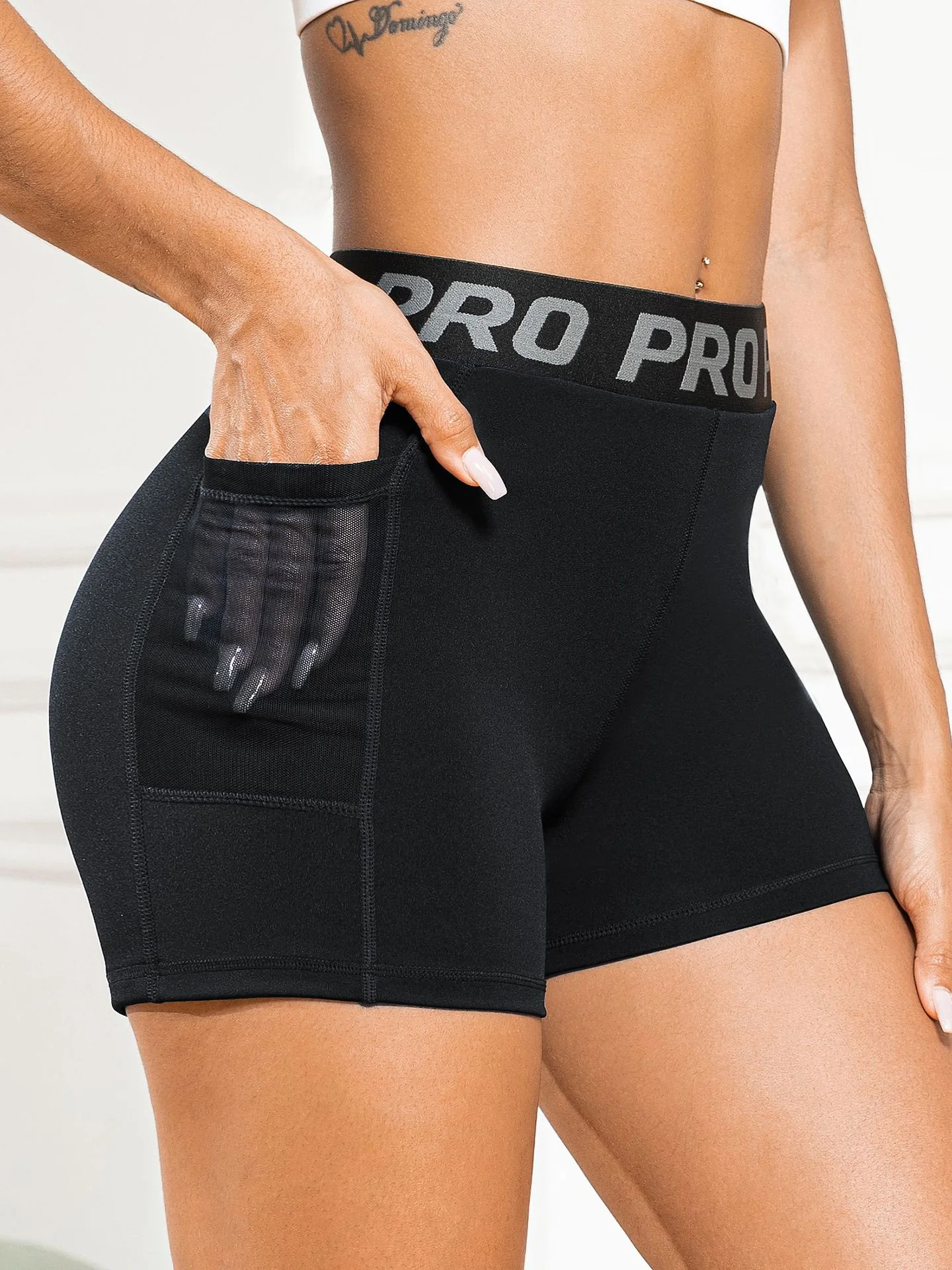 Women Seamed with Pocket Three Point Pants Yoga Shorts High Waist Letter Elastic Butt Lift Leggings Gym Trainning Slim Leggings
Women Seamed with Pocket Three Point Pants Yoga Shorts High Waist Letter Elastic Butt Lift Leggings Gym Trainning Slim Leggings