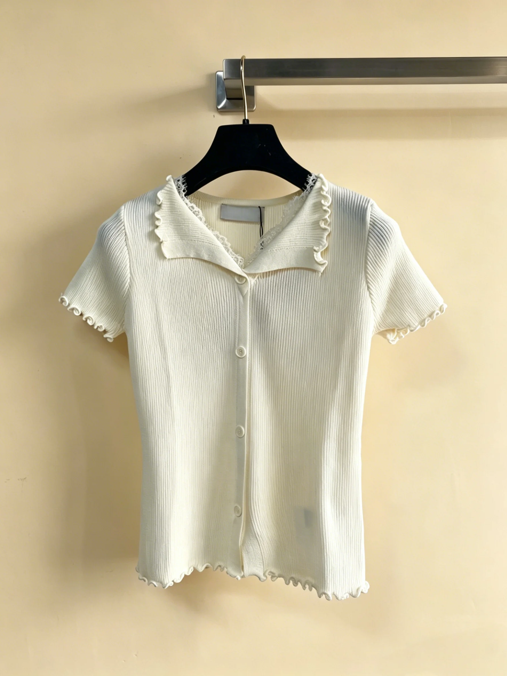 2026 New Style Womens White T-Shirt Sizes M L Breathable Slim Code 010
2026 New Style Womens White T-Shirt Sizes M L Breathable Slim Code 010