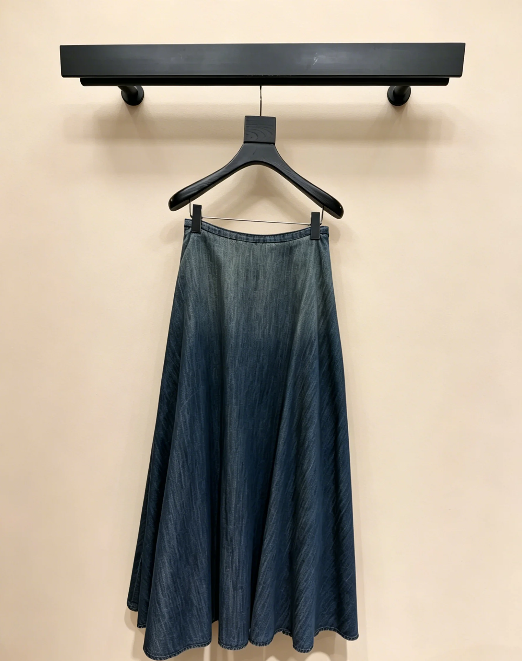2026 New Style Womens Dark Blue Gradient Half Skirt Size M L Fashion and Versatile Code 004
2026 New Style Womens Dark Blue Gradient Half Skirt Size M L Fashion and Versatile Code 004
