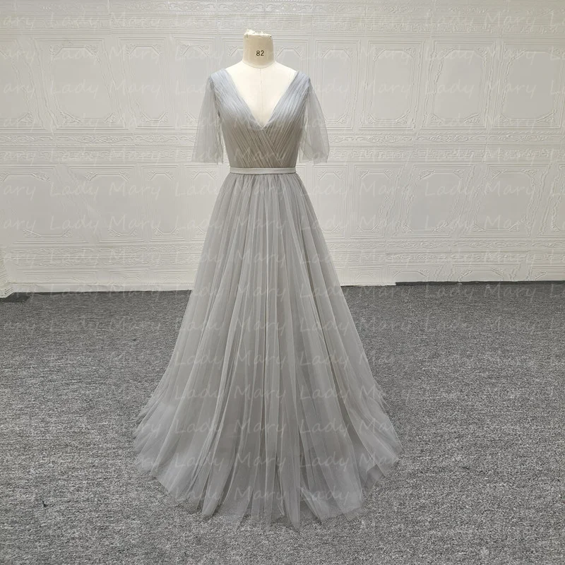 Customized Light Grey Prom Dresses A Line High Quality V Neck Tulle Formal Wedding Party Gowns Maid Of Honor Bridesmaid Robe
Customized Light Grey Prom Dresses A Line High Quality V Neck Tulle Formal Wedding Party Gowns Maid Of Honor Bridesmaid Robe