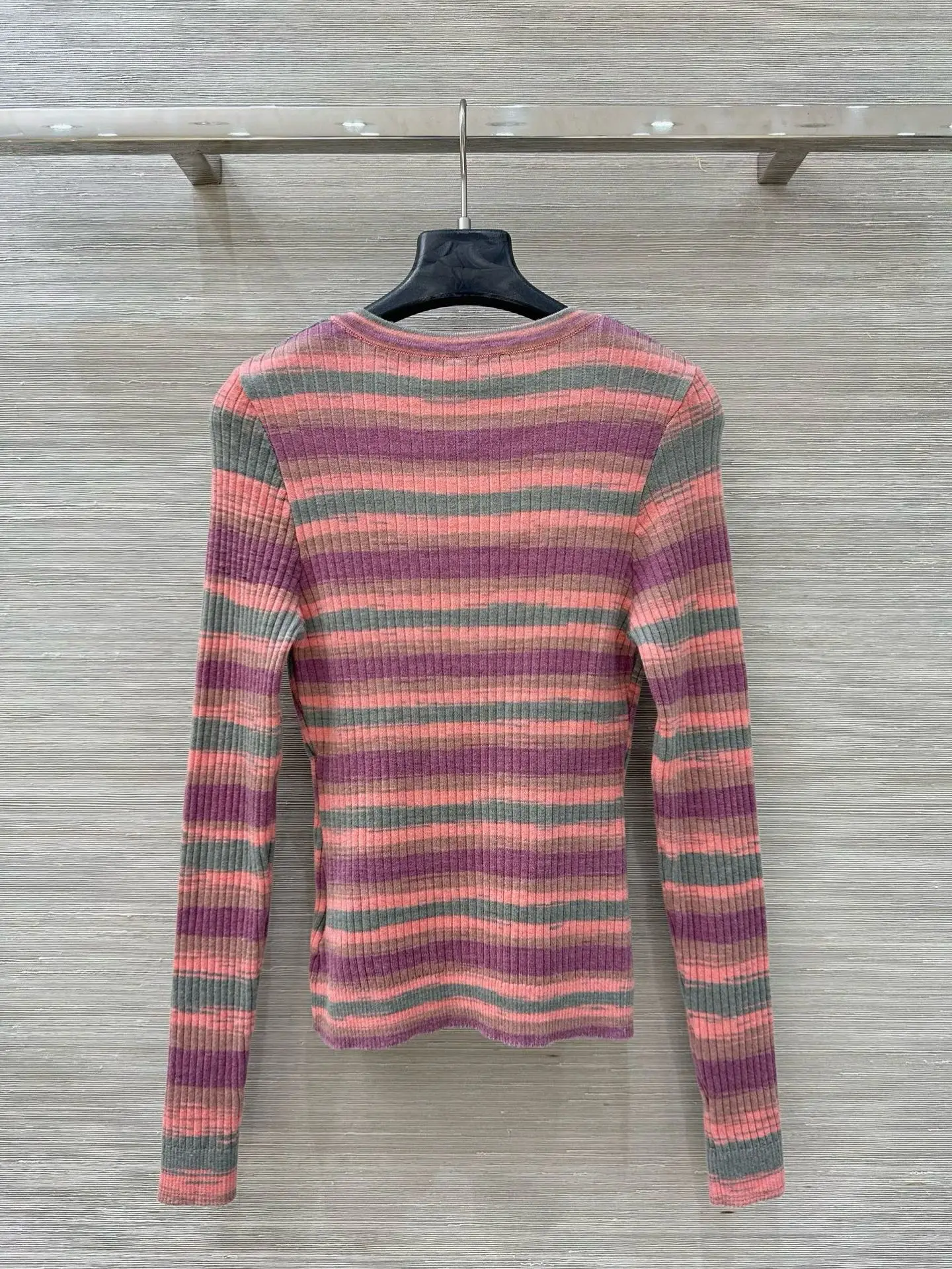 2025 Spring/Summer New Product Women's Rainbow Segment Dyeing Knitted Long Sleeve Top Embroidered with Cashmere Wool Yarn 470
2025 Spring/Summer New Product Women's Rainbow Segment Dyeing Knitted Long Sleeve Top Embroidered with Cashmere Wool Yarn 470