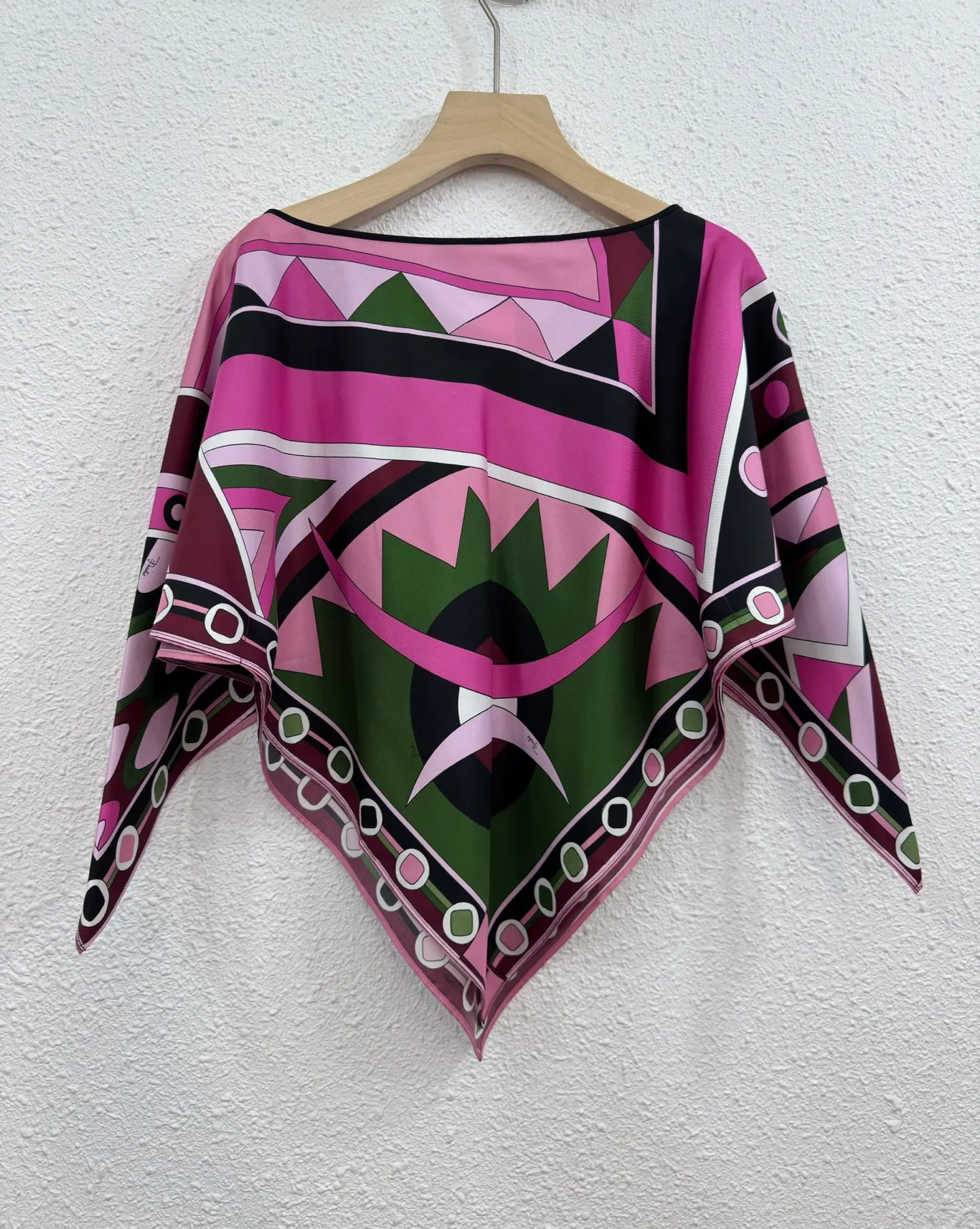Puc 100% Silk Summer Women's Satin Scarf Kaftan Top Pink Green Geometric Print Batwing Sleeve Loose Blouse Beach Cover Up Chic
Puc 100% Silk Summer Women's Satin Scarf Kaftan Top Pink Green Geometric Print Batwing Sleeve Loose Blouse Beach Cover Up Chic