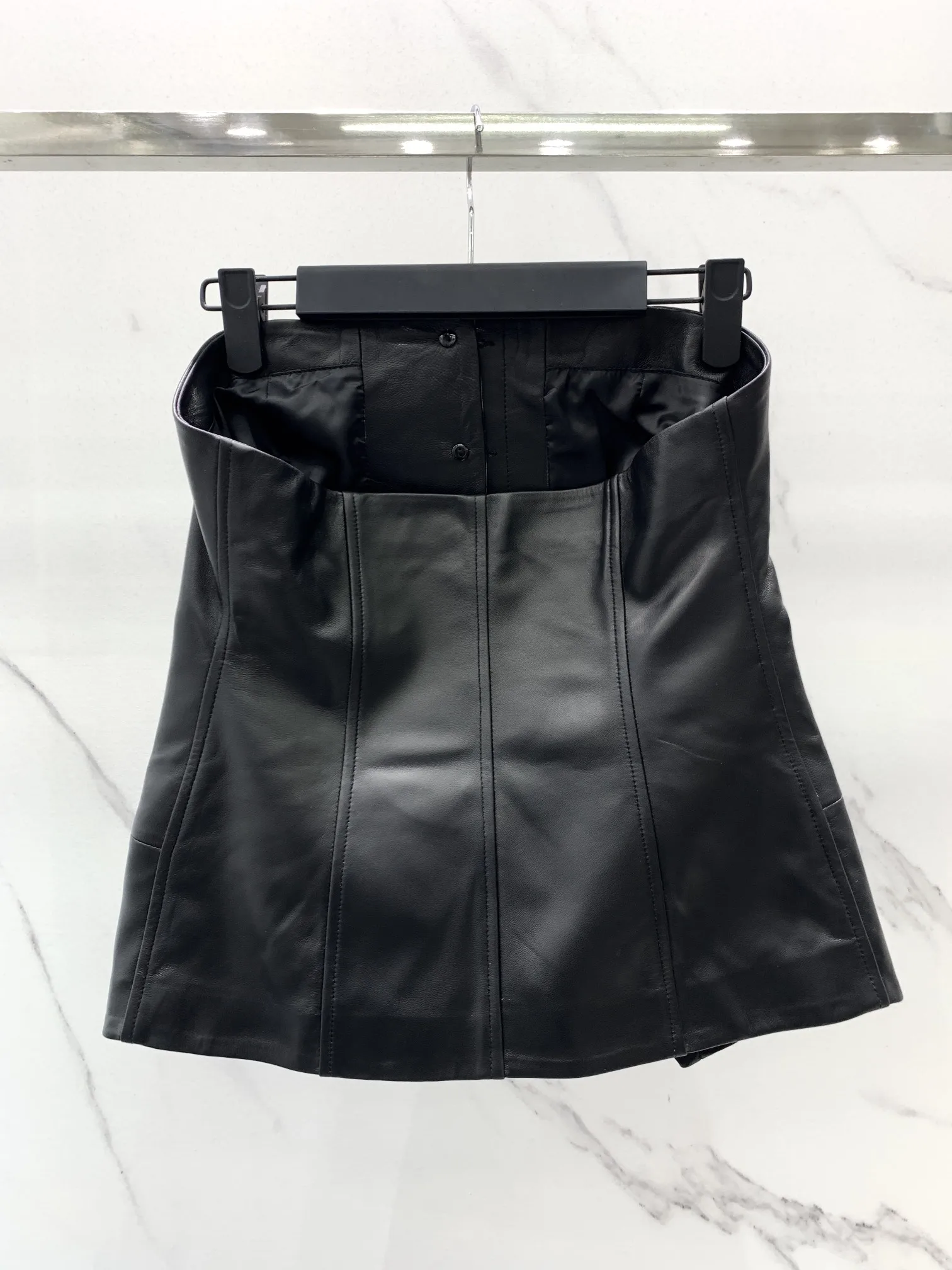 High Quality Spring Summer Women's Casual Fashion Embroidery Letters Buttons Slim Sexy Genuine leather Tube Top JQ041
High Quality Spring Summer Women's Casual Fashion Embroidery Letters Buttons Slim Sexy Genuine leather Tube Top JQ041