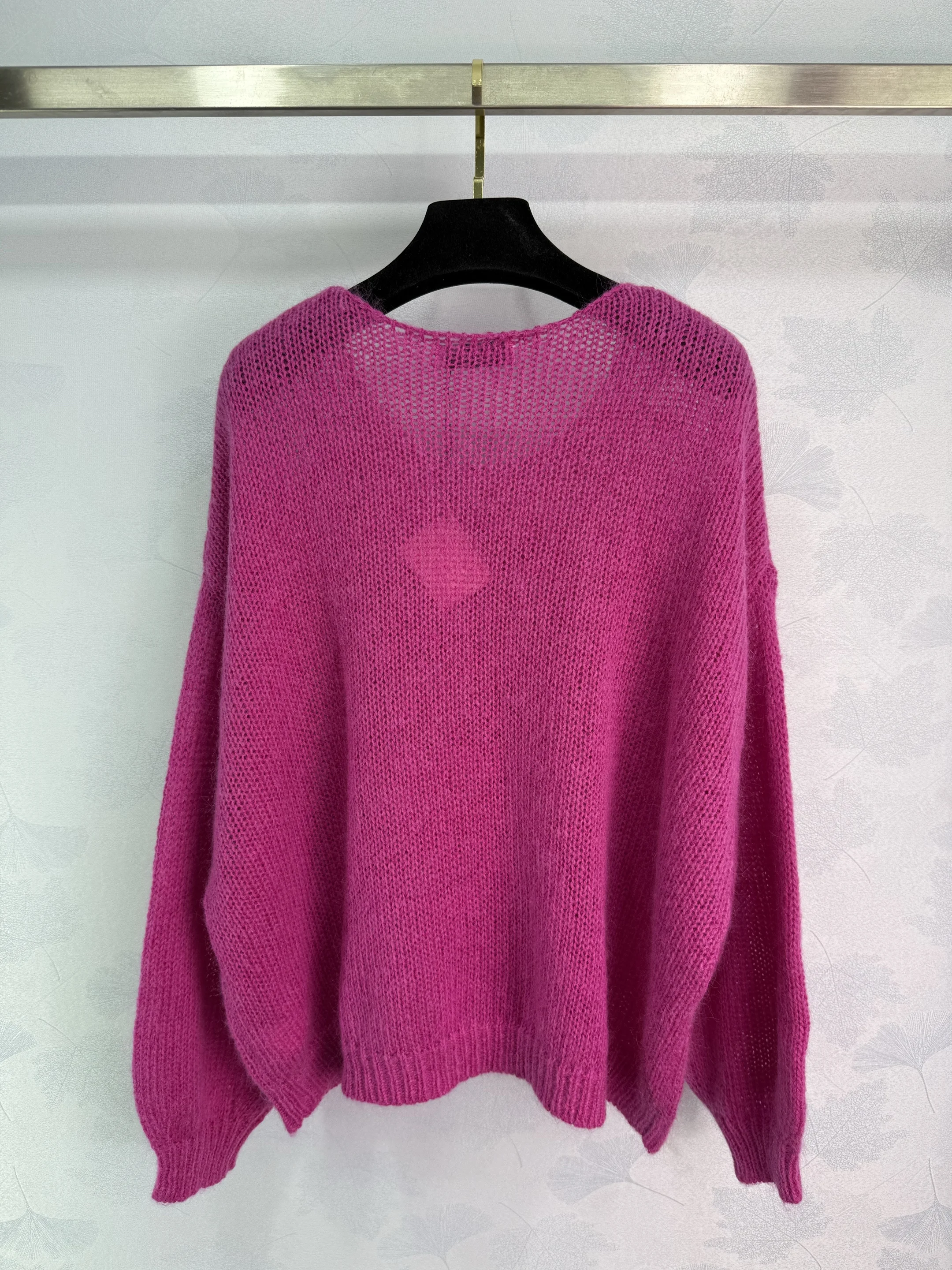 25 autumn/winter new women's clothing versatile high-end fashionable pullover round neck temperament knitted embroidered sweater
25 autumn/winter new women's clothing versatile high-end fashionable pullover round neck temperament knitted embroidered sweater