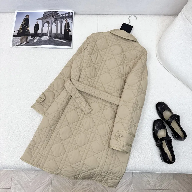 Women's new autumn and winter cotton jacket with a long collar and waist belt design, cool and fashionable long jacket
Women's new autumn and winter cotton jacket with a long collar and waist belt design, cool and fashionable long jacket