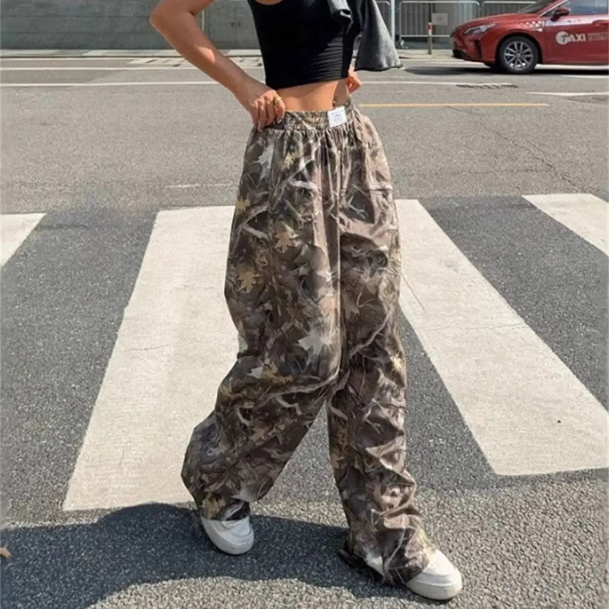 Women Branch Camouflage Wide Leg Pants Casual Hip Hop Elastic Waist Pocket Baggy Trouser Loose Vintage Y2K Sweatpants Streetwear
Women Branch Camouflage Wide Leg Pants Casual Hip Hop Elastic Waist Pocket Baggy Trouser Loose Vintage Y2K Sweatpants Streetwear