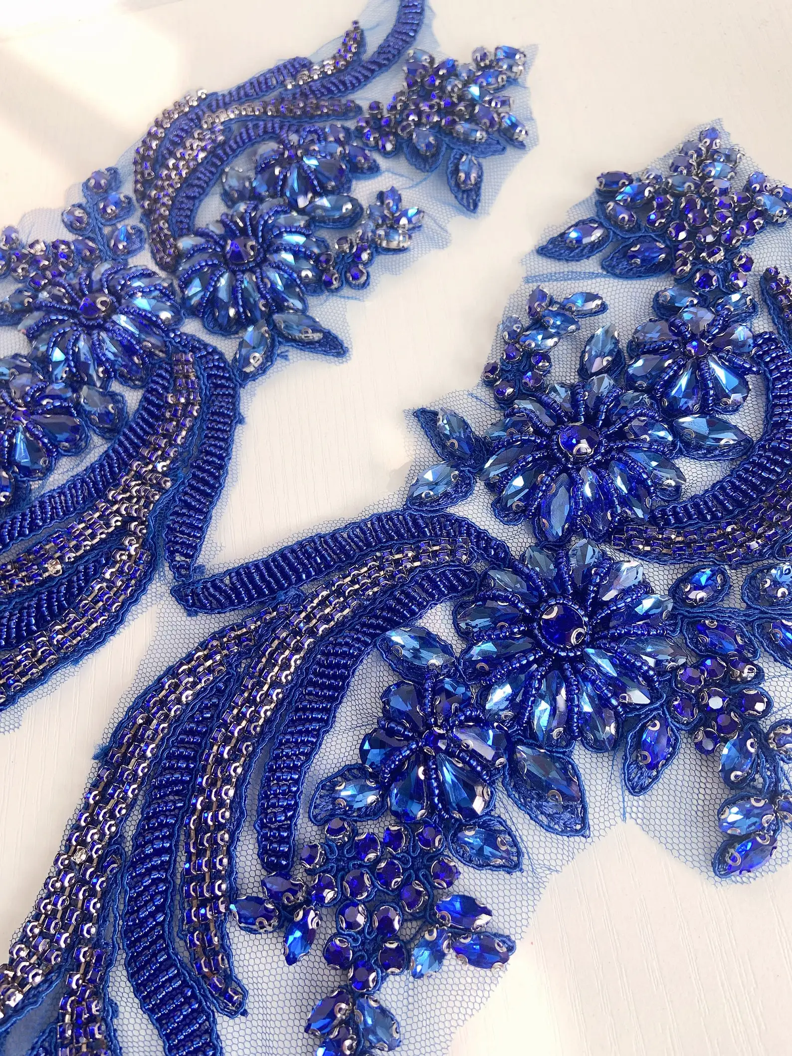1 pair Royal Blue Hand Crafted Rhinestone Bead Applique For Dress and Dance Costume French Bead Applique
1 pair Royal Blue Hand Crafted Rhinestone Bead Applique For Dress and Dance Costume French Bead Applique