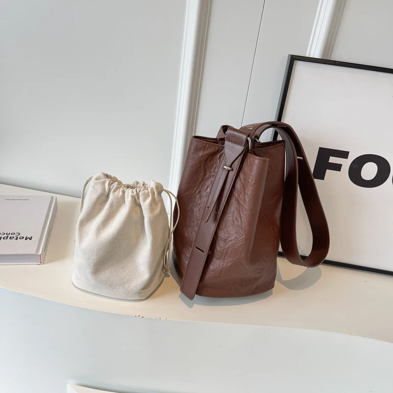 Pleated Bucket Sac Shoulder Bags Ladies Shipping Free The Tote New Handbag Sale High Quality Women City Crossbody Messenger Bag
Pleated Bucket Sac Shoulder Bags Ladies Shipping Free The Tote New Handbag Sale High Quality Women City Crossbody Messenger Bag