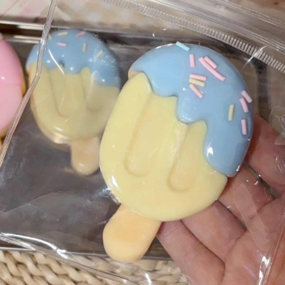 Набор из 1 шт. Милая игрушка-антистресс в виде мороженого с черникой, мягкая сжимаемая игрушка, высокоценная игрушка-антистресс в виде мороженого на палочке, средство от тревоги
Набор из 1 шт. Милая игрушка-антистресс в виде мороженого с черникой, мягкая сжимаемая игрушка, высокоценная игрушка-антистресс в виде мороженого на палочке, средство от тревоги