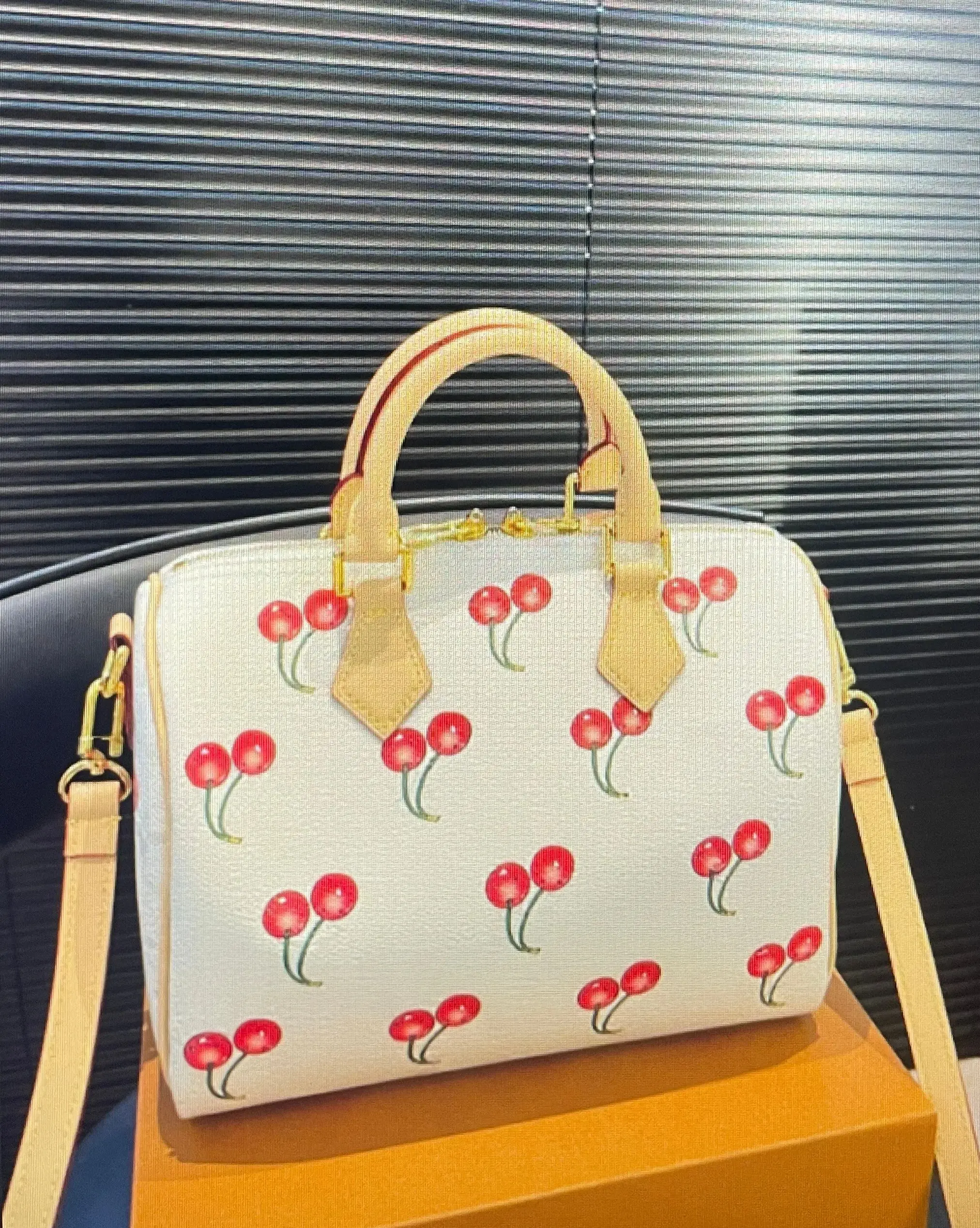 2025 Summer Must-Have! Ladies' Cherry Print Shoulder Bag & Handbag - Trendy Contrast Colors, Versatile Style, Perfect for Brunch
2025 Summer Must-Have! Ladies' Cherry Print Shoulder Bag & Handbag - Trendy Contrast Colors, Versatile Style, Perfect for Brunch