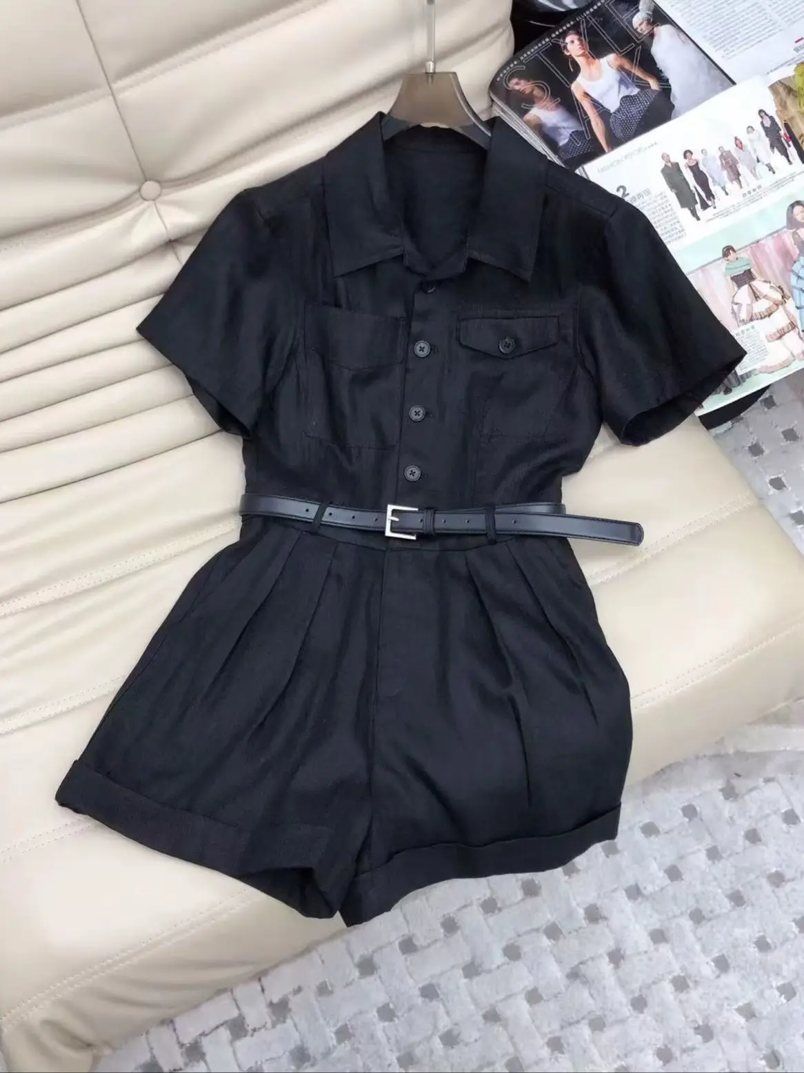 Fashionable high-quality workwear style 100% linen jumpsuit shorts with wide-fit silhouette
Fashionable high-quality workwear style 100% linen jumpsuit shorts with wide-fit silhouette