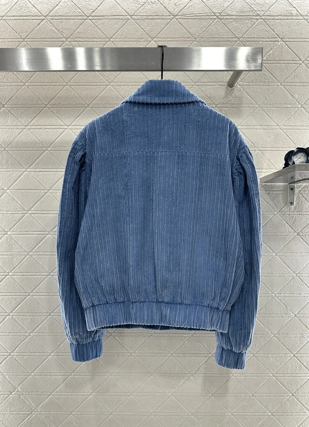 Women's Light Blue Corduroy Jacket Collar Neck Button Front Multiple Patch Pockets Casual Fall Winter Oversized Daily Outerwear
Women's Light Blue Corduroy Jacket Collar Neck Button Front Multiple Patch Pockets Casual Fall Winter Oversized Daily Outerwear