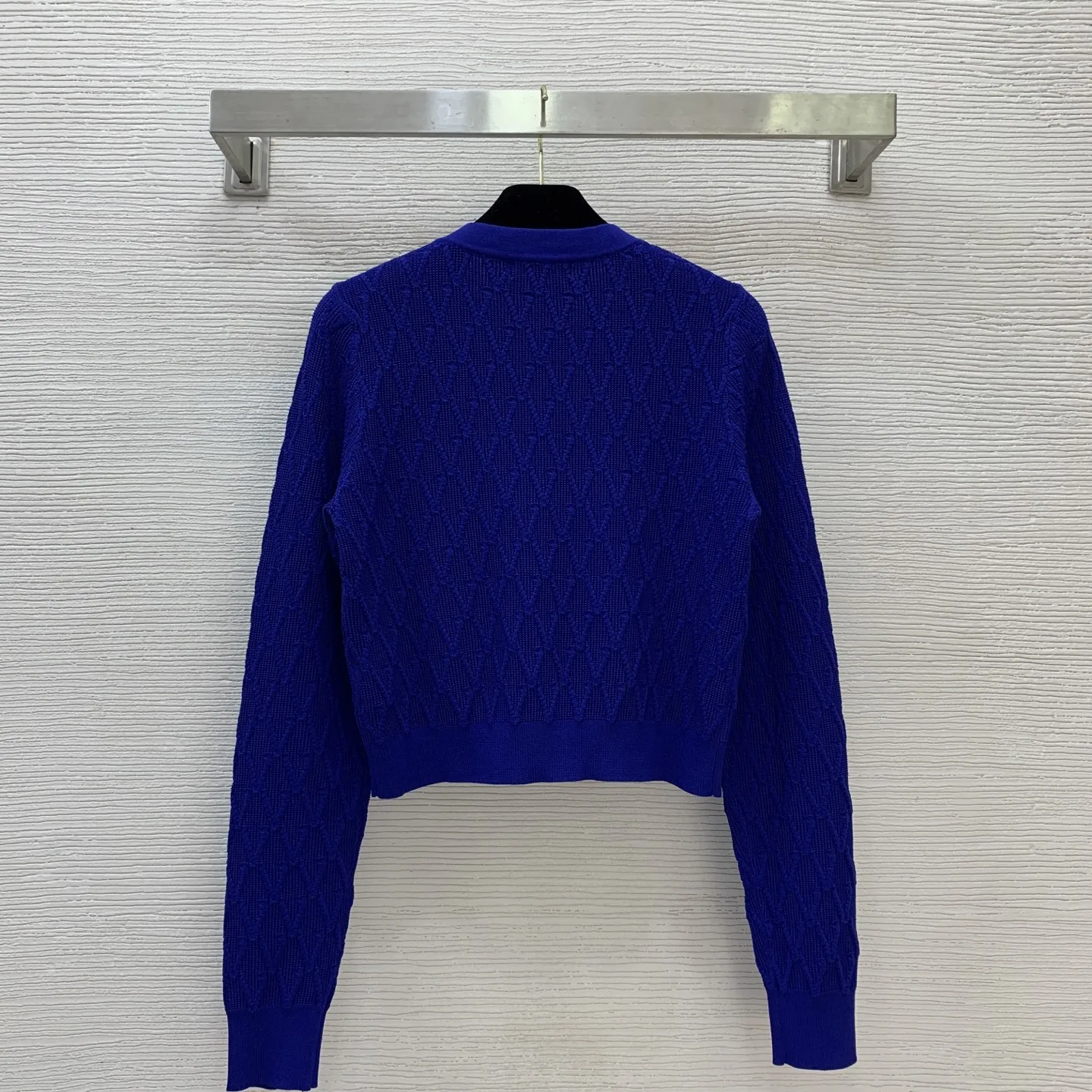 Новый женский V-образный жаккардовый облегающий кардиган с пряжкой для похудения, круглым вырезом и длинными рукавами, короткий вязаный топ
Новый женский V-образный жаккардовый облегающий кардиган с пряжкой для похудения, круглым вырезом и длинными рукавами, короткий вязаный топ