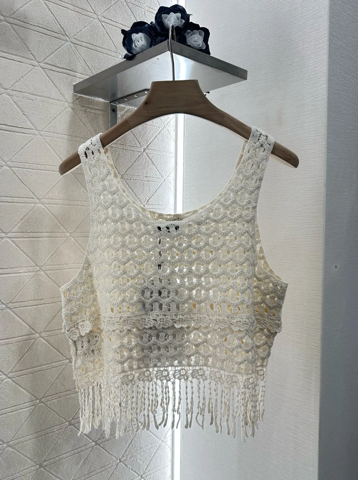 High quality spring and summer women's woven tassel round neck knitted vest SU192
High quality spring and summer women's woven tassel round neck knitted vest SU192