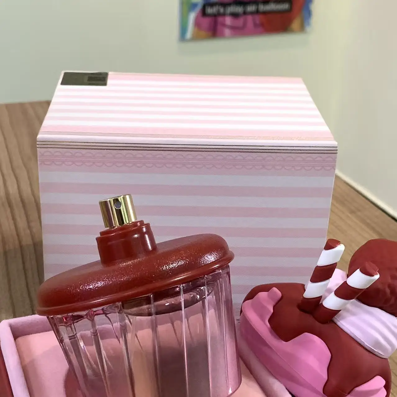 Lat'tafa'a Berry On Top Eau de Parfum,Give Me Gourmand Collection, Fruit berry and vanilla cream flavor, spray form, 75ml, durable
Lat'tafa'a Berry On Top Eau de Parfum,Give Me Gourmand Collection, Fruit berry and vanilla cream flavor, spray form, 75ml, durable