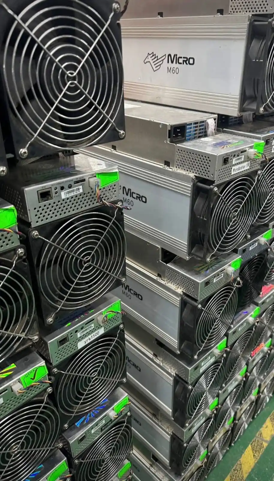 Новый биткойн-майнер M50S++ 156Th/s 158TH/s 3432W для криптовалюты BTC, майнер Whatsminer BTC, машина для майнинга биткойнов MicroBT M50++
Новый биткойн-майнер M50S++ 156Th/s 158TH/s 3432W для криптовалюты BTC, майнер Whatsminer BTC, машина для майнинга биткойнов MicroBT M50++