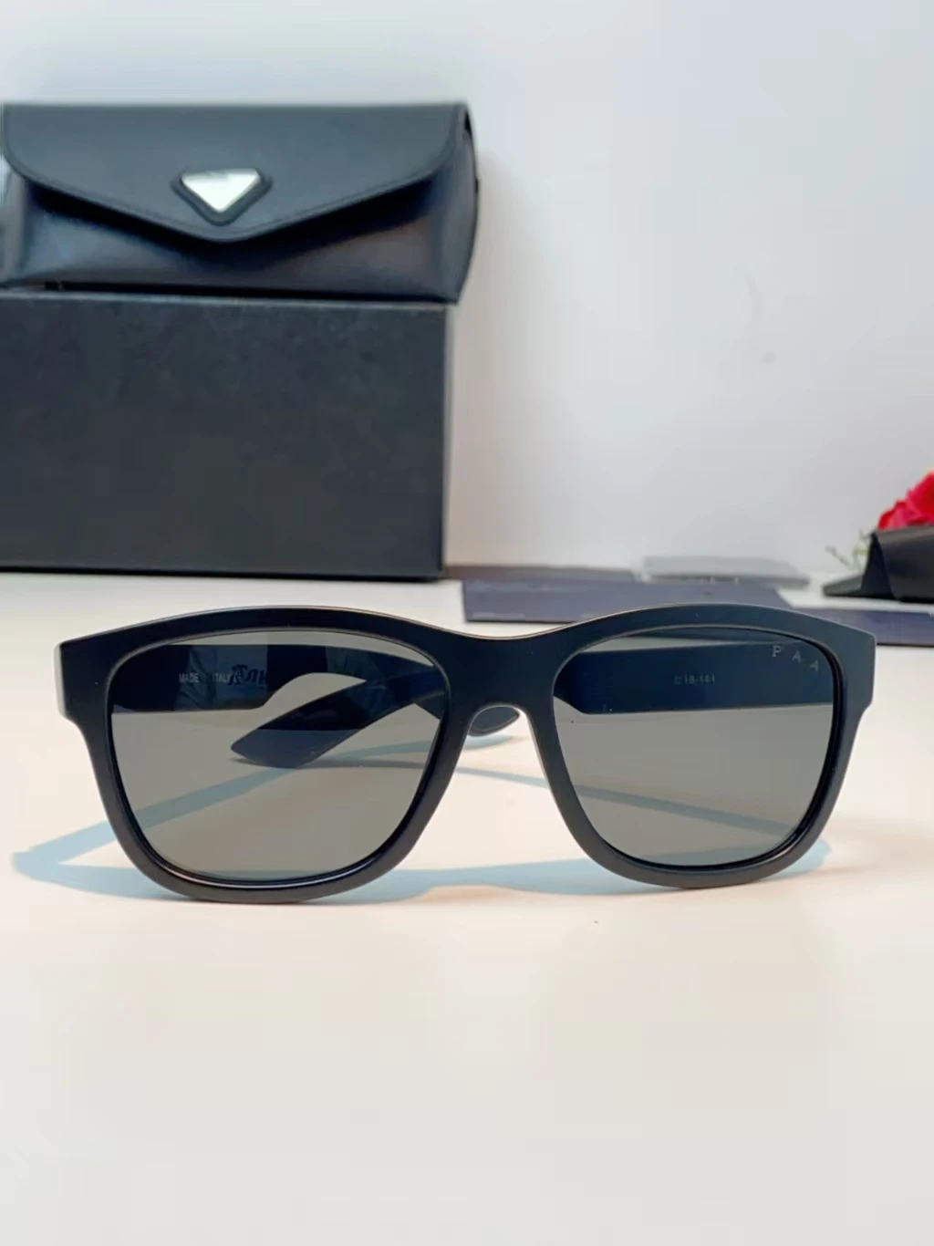 Classic Black Square Sunglasses Men Women Luxury Designer Style UV400 Protection Fashion Shades Acetate Eyewear
Classic Black Square Sunglasses Men Women Luxury Designer Style UV400 Protection Fashion Shades Acetate Eyewear