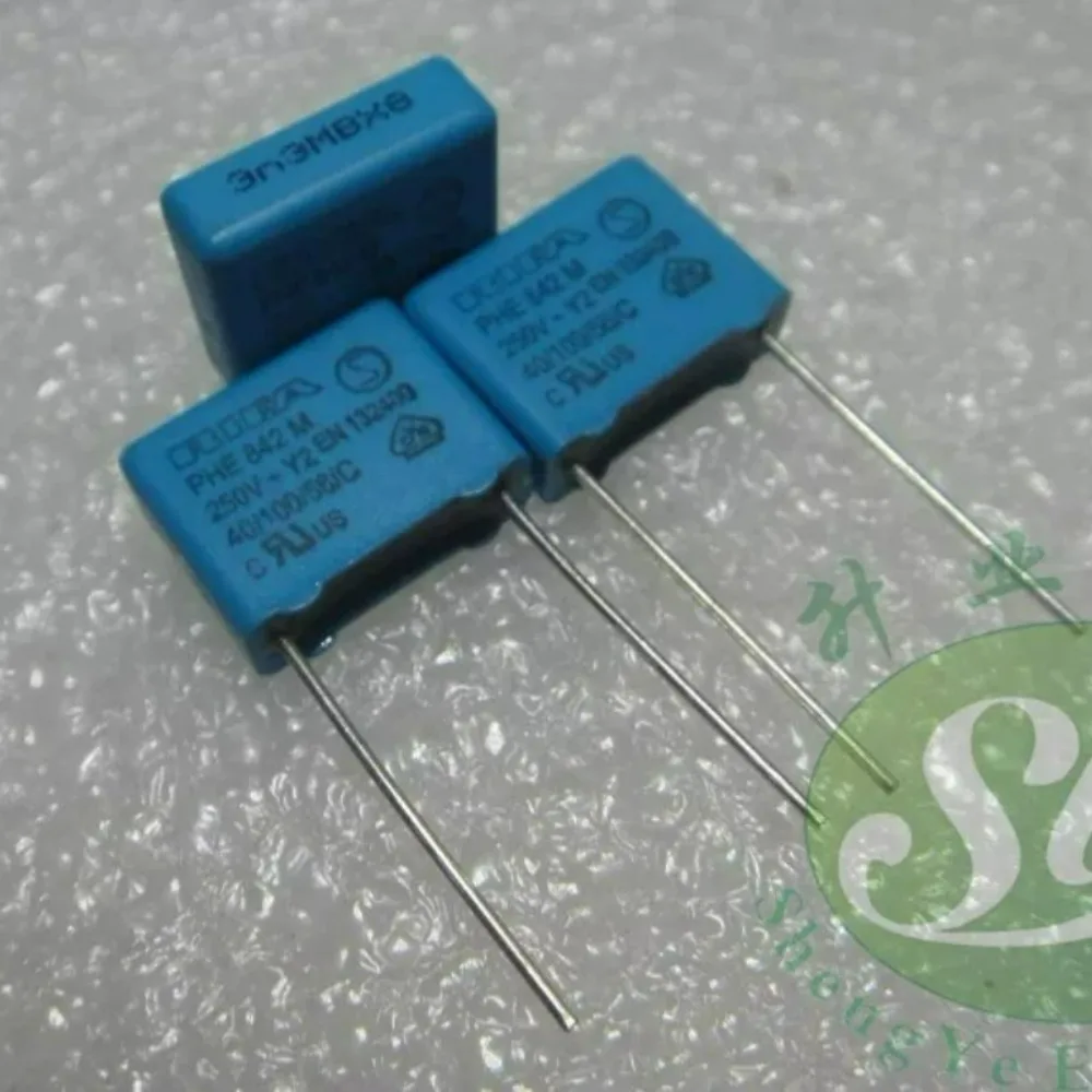 10pcs/lot RIFA PHE842 0.0033uf 250VAC 3N3 3.3NF 3300pF 332M Brand New 10mm Film Capacitor
10pcs/lot RIFA PHE842 0.0033uf 250VAC 3N3 3.3NF 3300pF 332M Brand New 10mm Film Capacitor