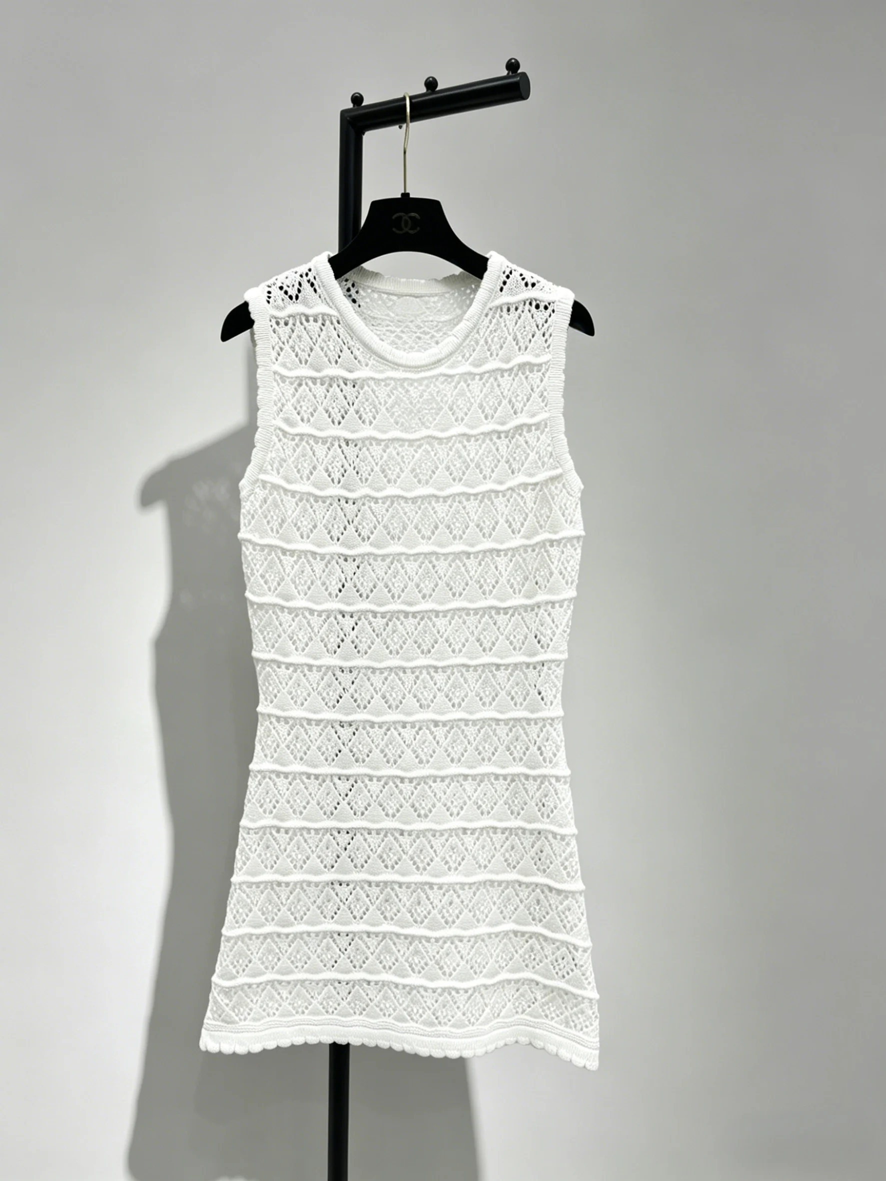 2026 New Women White Knit Mini Dress Size M L Elegant Hollow Out Sleeveless Crochet Dress 025
2026 New Women White Knit Mini Dress Size M L Elegant Hollow Out Sleeveless Crochet Dress 025