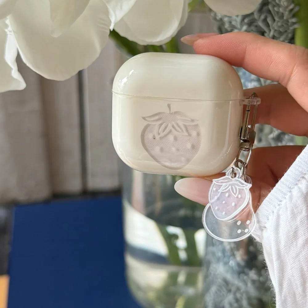 New INS Korean Cream White Hollow Strawberry Headphone Case for Apple AirPods 2 3 4 Pro2 Pro3 Fashion Cute Sweet Shockproof Case
New INS Korean Cream White Hollow Strawberry Headphone Case for Apple AirPods 2 3 4 Pro2 Pro3 Fashion Cute Sweet Shockproof Case