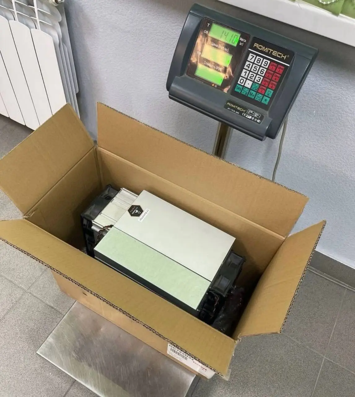 Высочайшее качество! Купи 3, получи 2 бесплатно! Bitmain Antminer X9 1Mh/s 2472W XMR Miner – надежный майнер RandomX с воздушным охлаждением, Asic-майнер.
Высочайшее качество! Купи 3, получи 2 бесплатно! Bitmain Antminer X9 1Mh/s 2472W XMR Miner – надежный майнер RandomX с воздушным охлаждением, Asic-майнер.