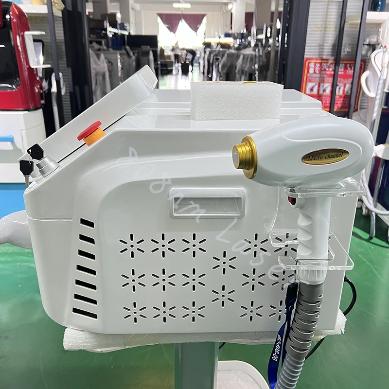 Diode Laser 755 808 1064nm Multi Wavelengths Hair Removal Machine Cooling Head Painless Laser Epilator Face Body Hair Removal
Diode Laser 755 808 1064nm Multi Wavelengths Hair Removal Machine Cooling Head Painless Laser Epilator Face Body Hair Removal