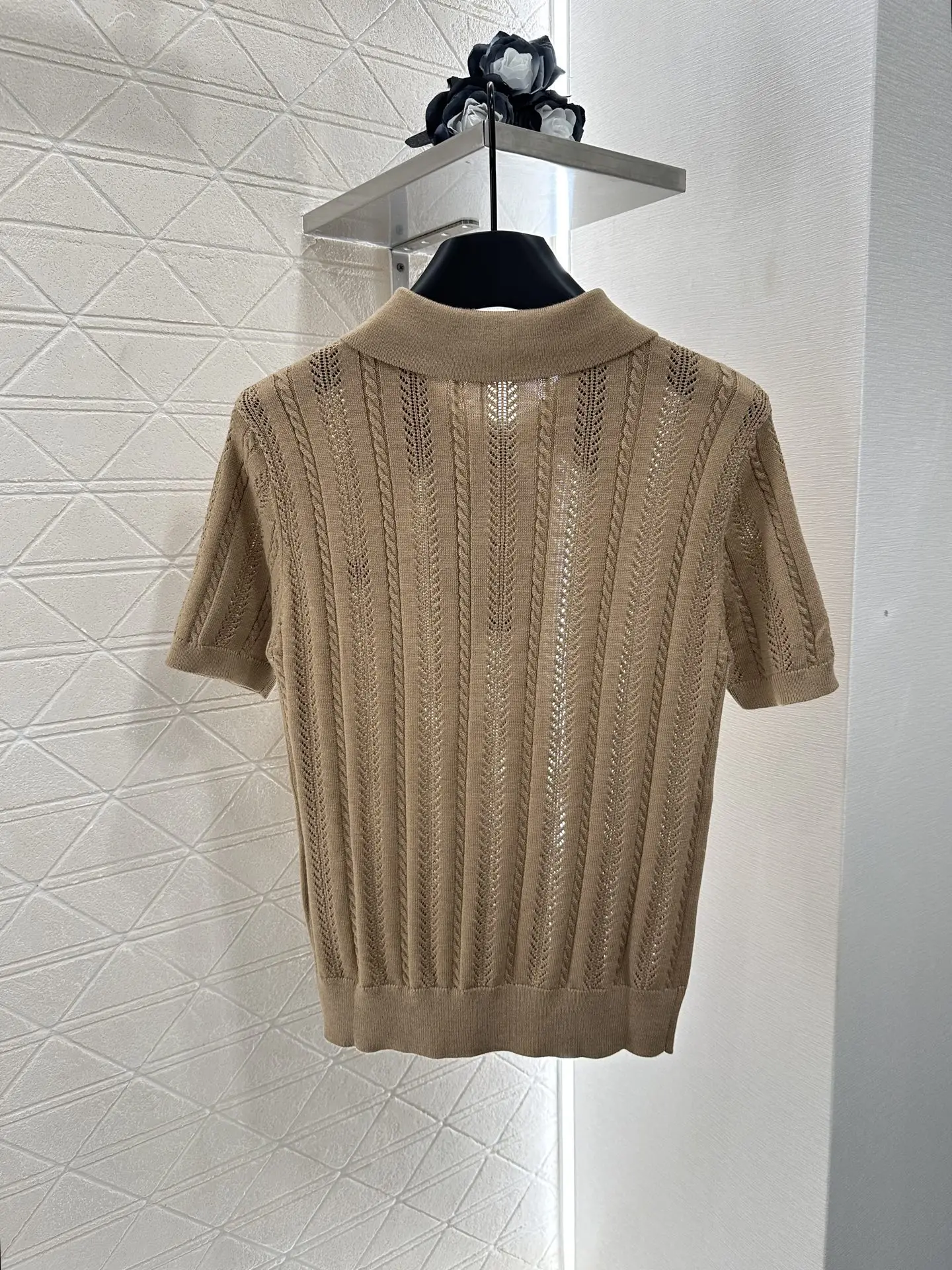 2025 New Sweater Solid Short-sleeved Polo Buttons Fashionable Versatile Slimming Figure-hugging Spring Summer 
2025 New Sweater Solid Short-sleeved Polo Buttons Fashionable Versatile Slimming Figure-hugging Spring Summer