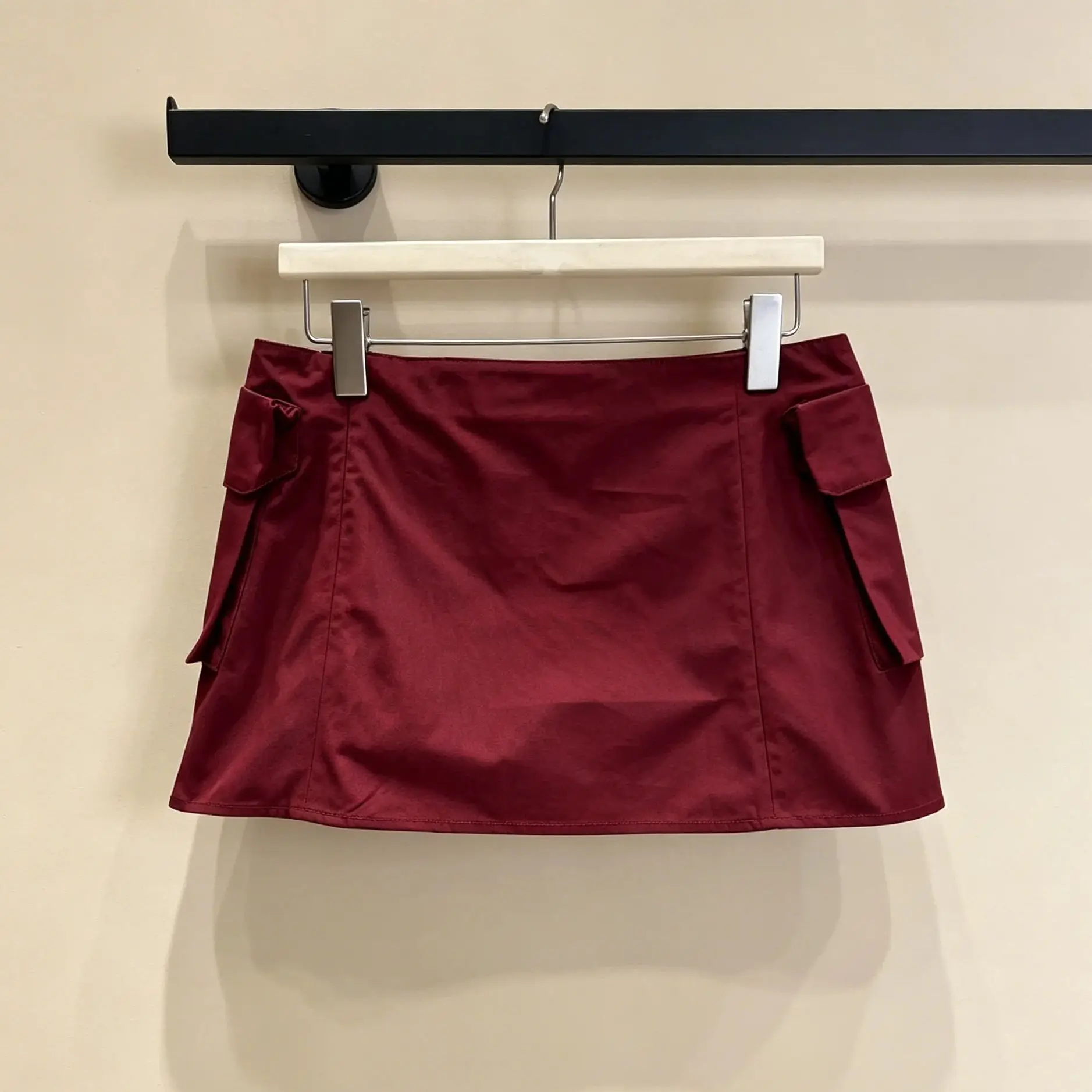Short skirts with trendy designs that will be popular in 2026 HL09
Short skirts with trendy designs that will be popular in 2026 HL09